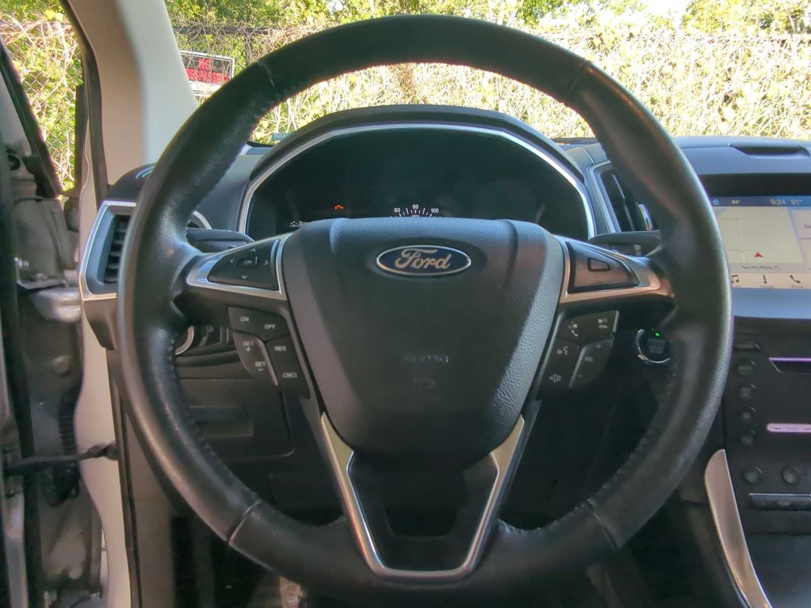 Thumbnail: 2017 Ford Edge - 24