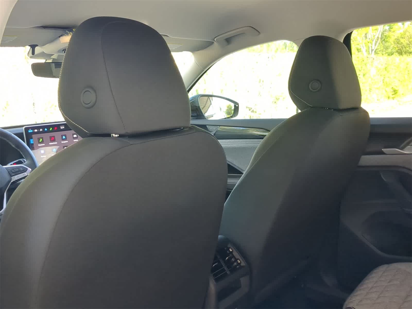 Thumbnail: 2025 Volkswagen Tiguan - 18