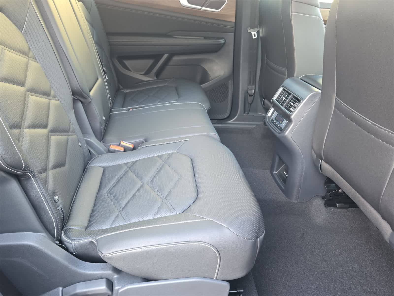 Thumbnail: 2026 Volkswagen Atlas - 27