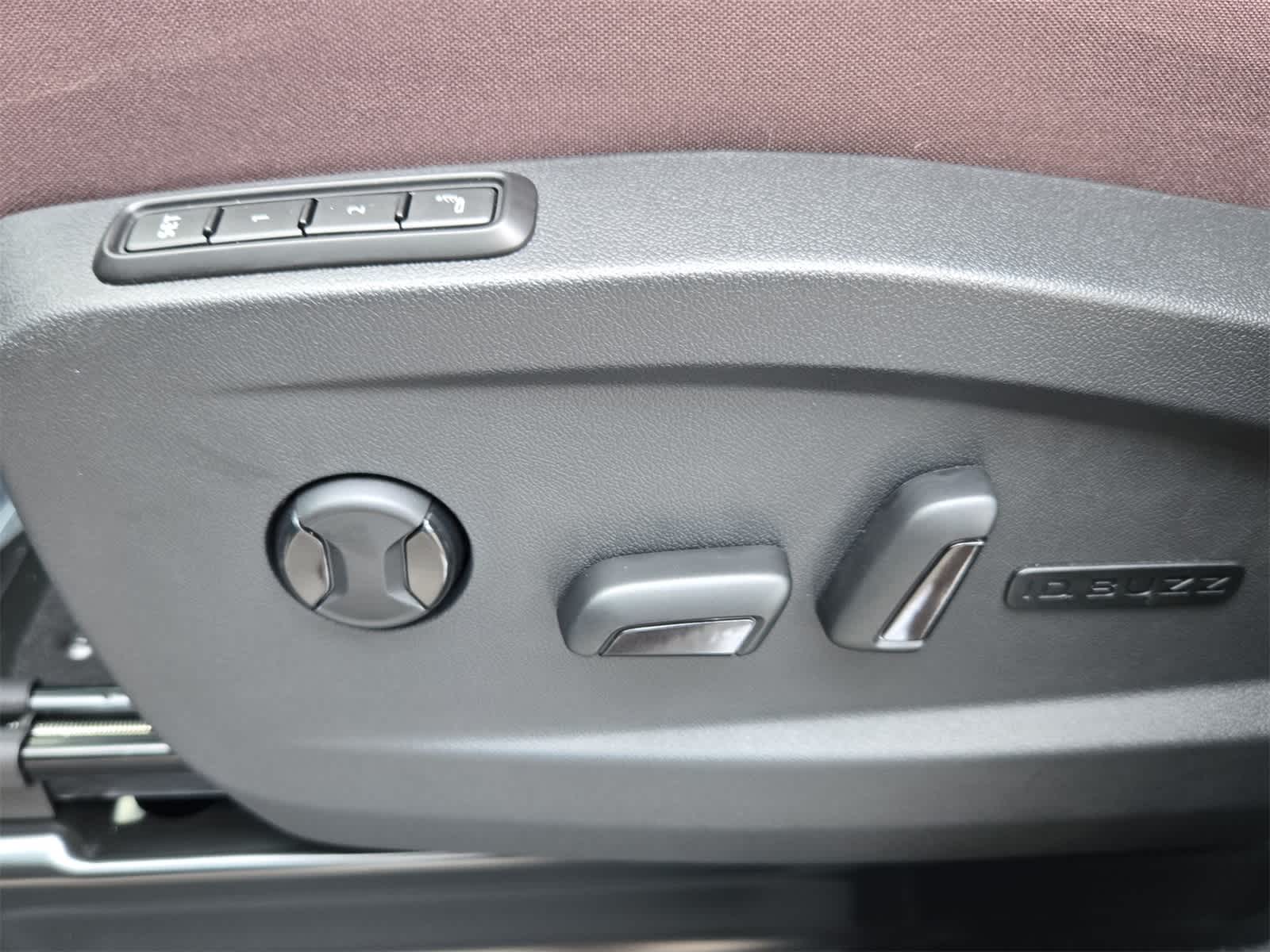 Thumbnail: 2025 Volkswagen ID.Buzz - 18