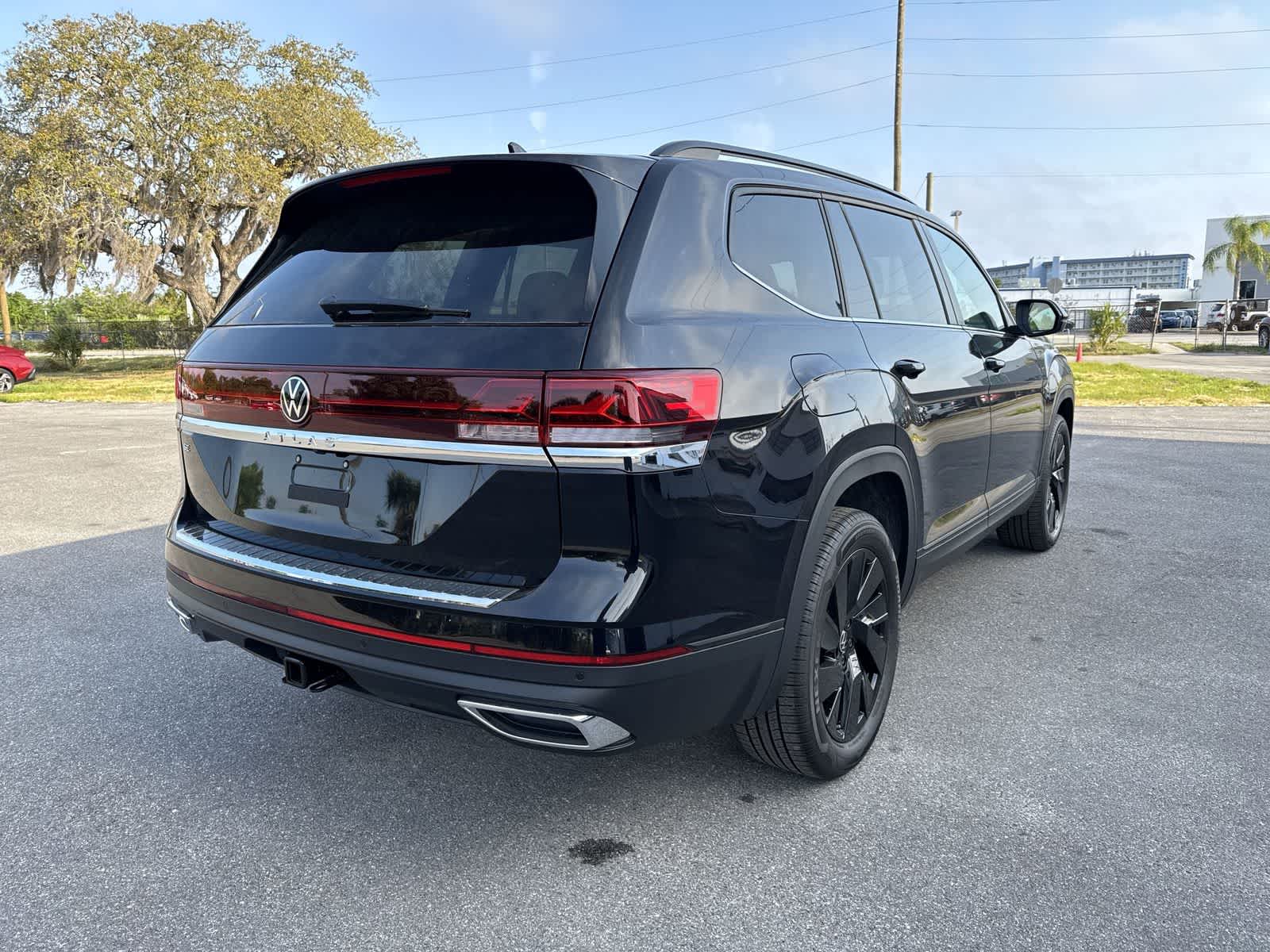 Thumbnail: 2026 Volkswagen Atlas - 6
