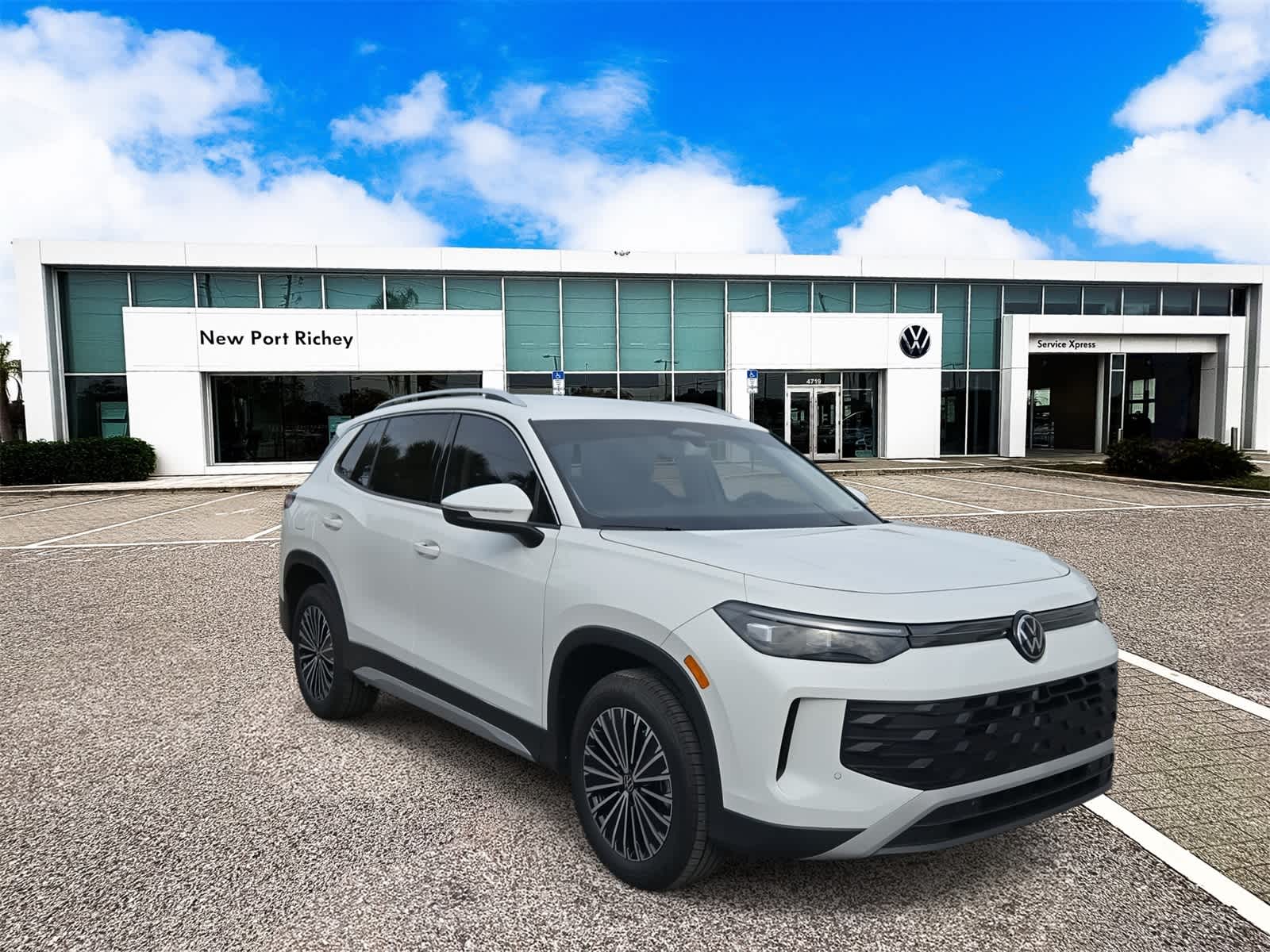 Thumbnail: 2025 Volkswagen Tiguan - 2