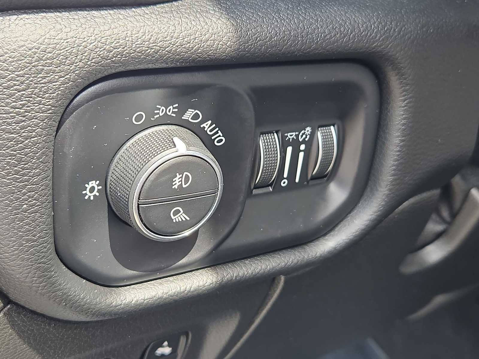 Thumbnail: 2019 RAM 1500 - 38