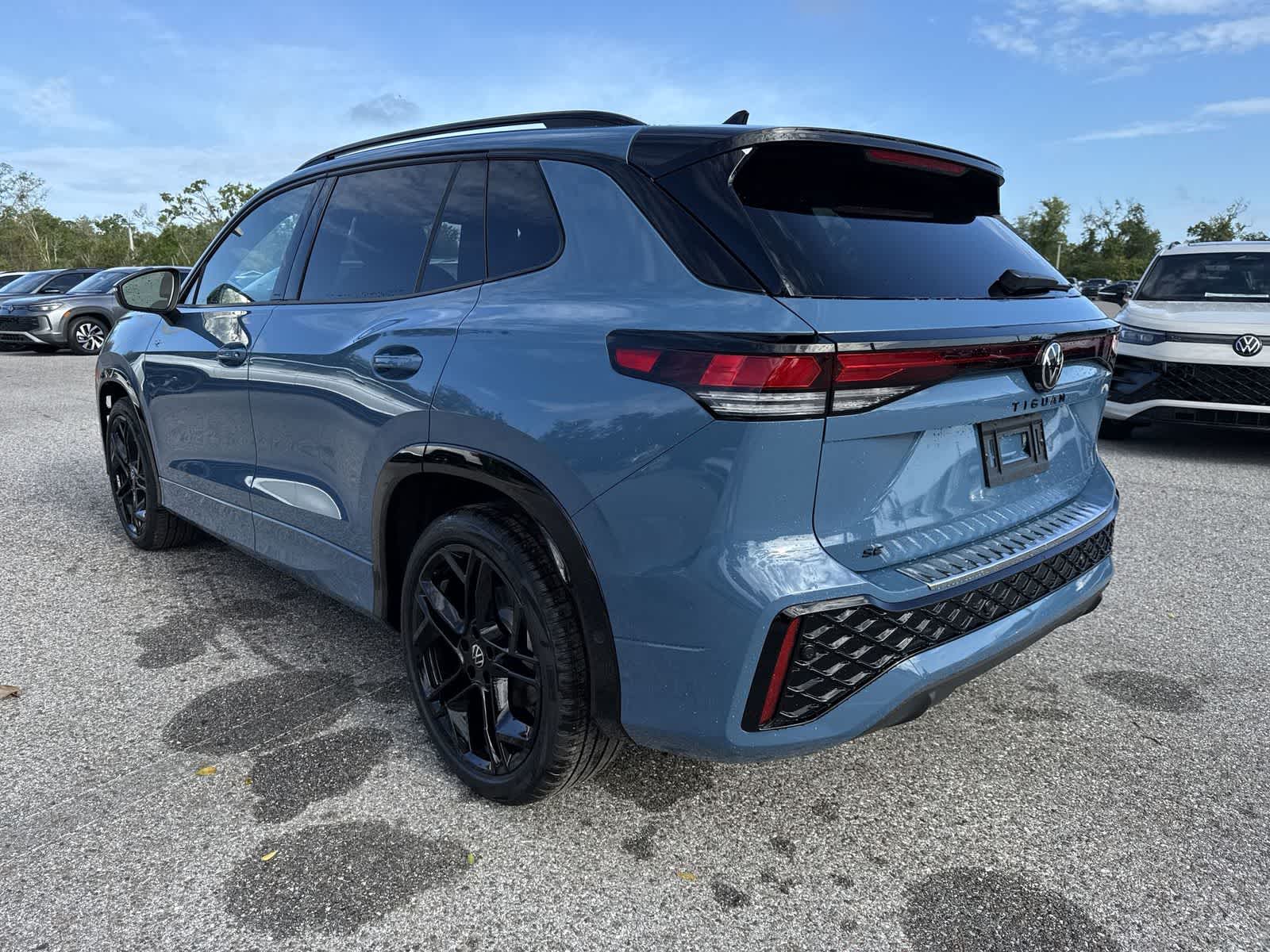 Thumbnail: 2026 Volkswagen Tiguan - 4