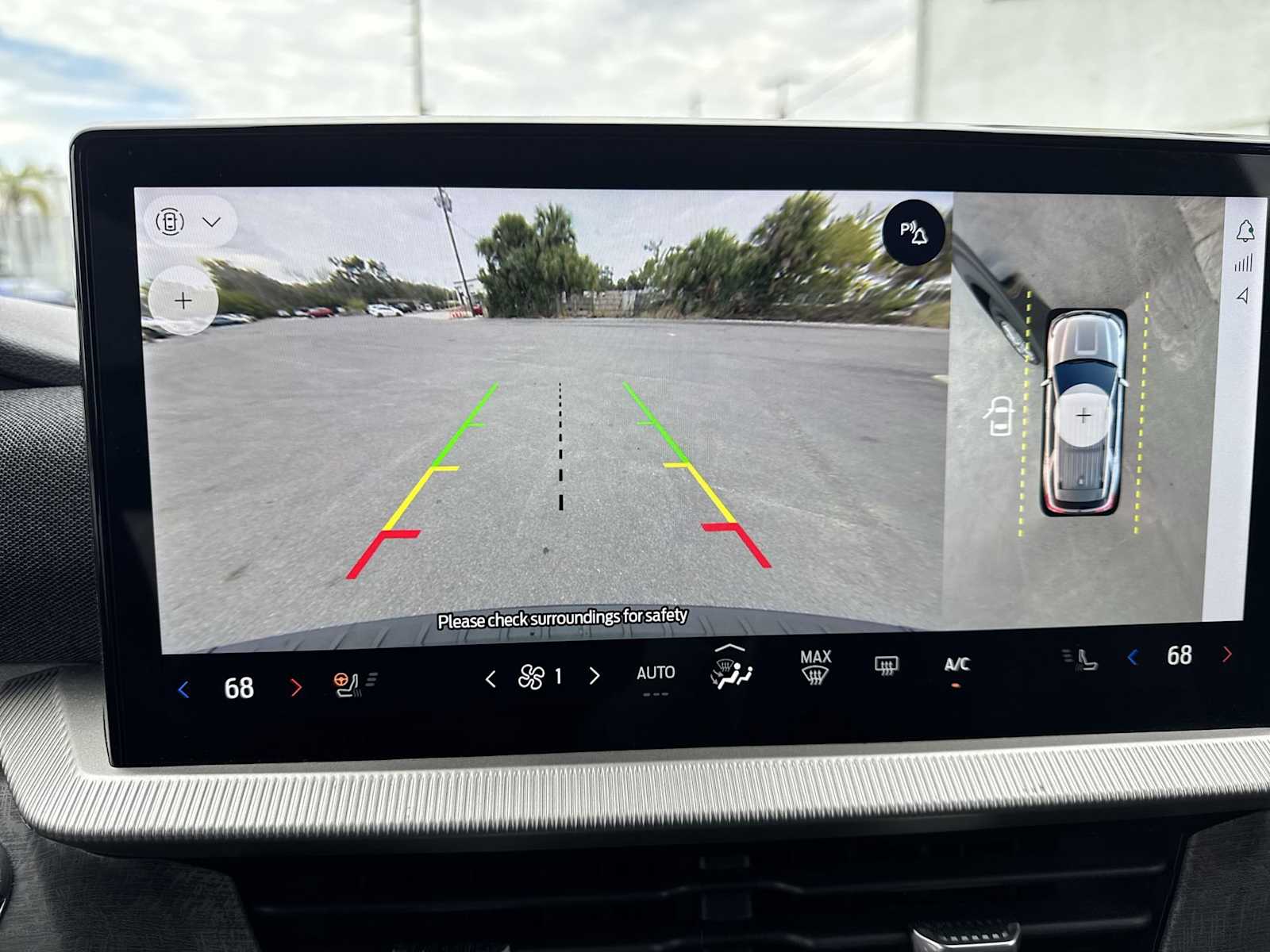 Thumbnail: 2025 Ford Explorer - 31