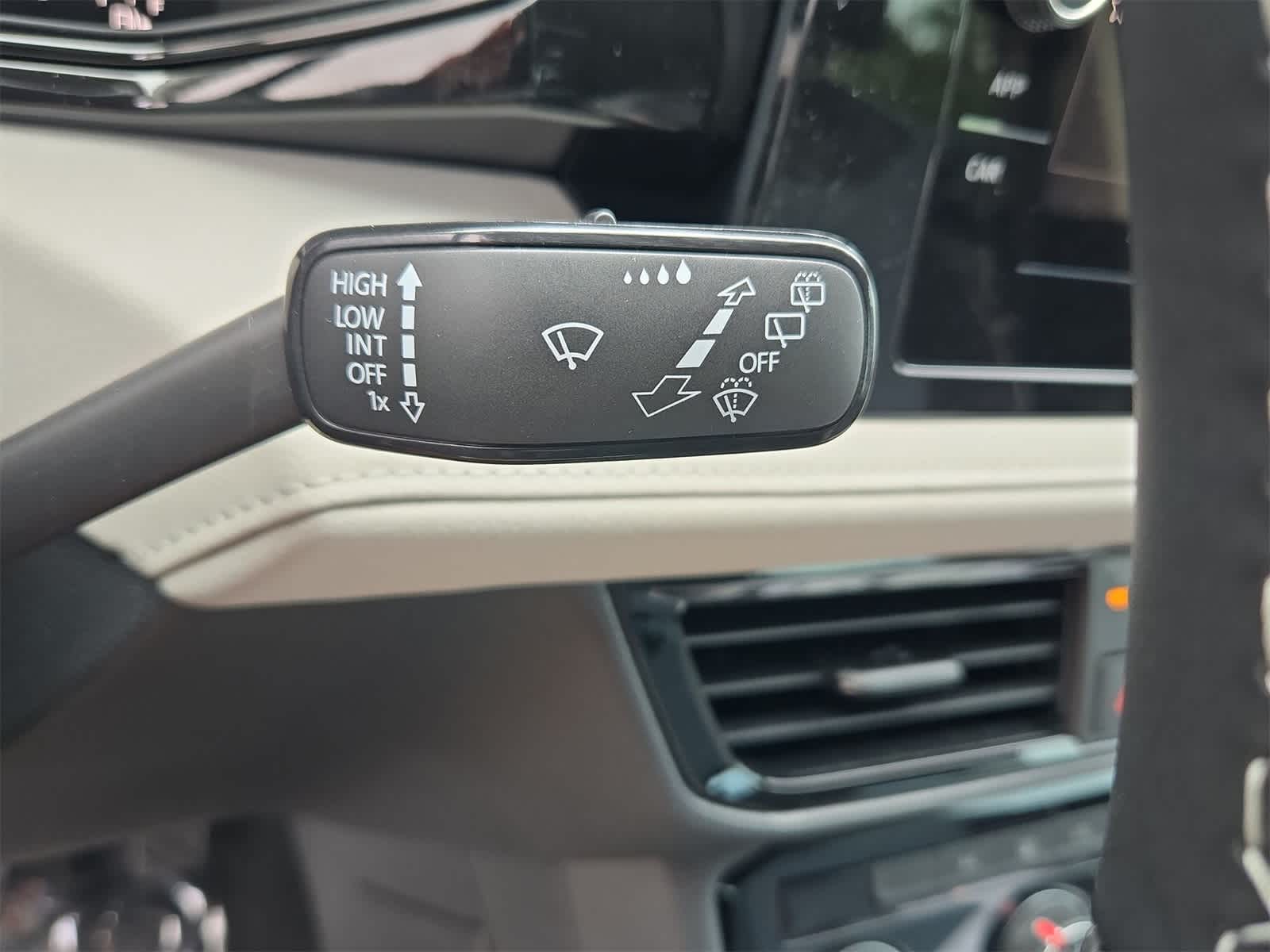 Thumbnail: 2025 Volkswagen Taos - 24