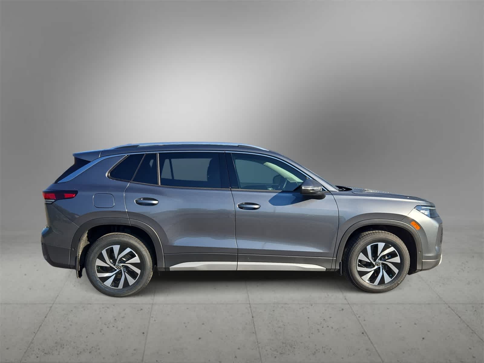 Thumbnail: 2025 Volkswagen Tiguan - 9