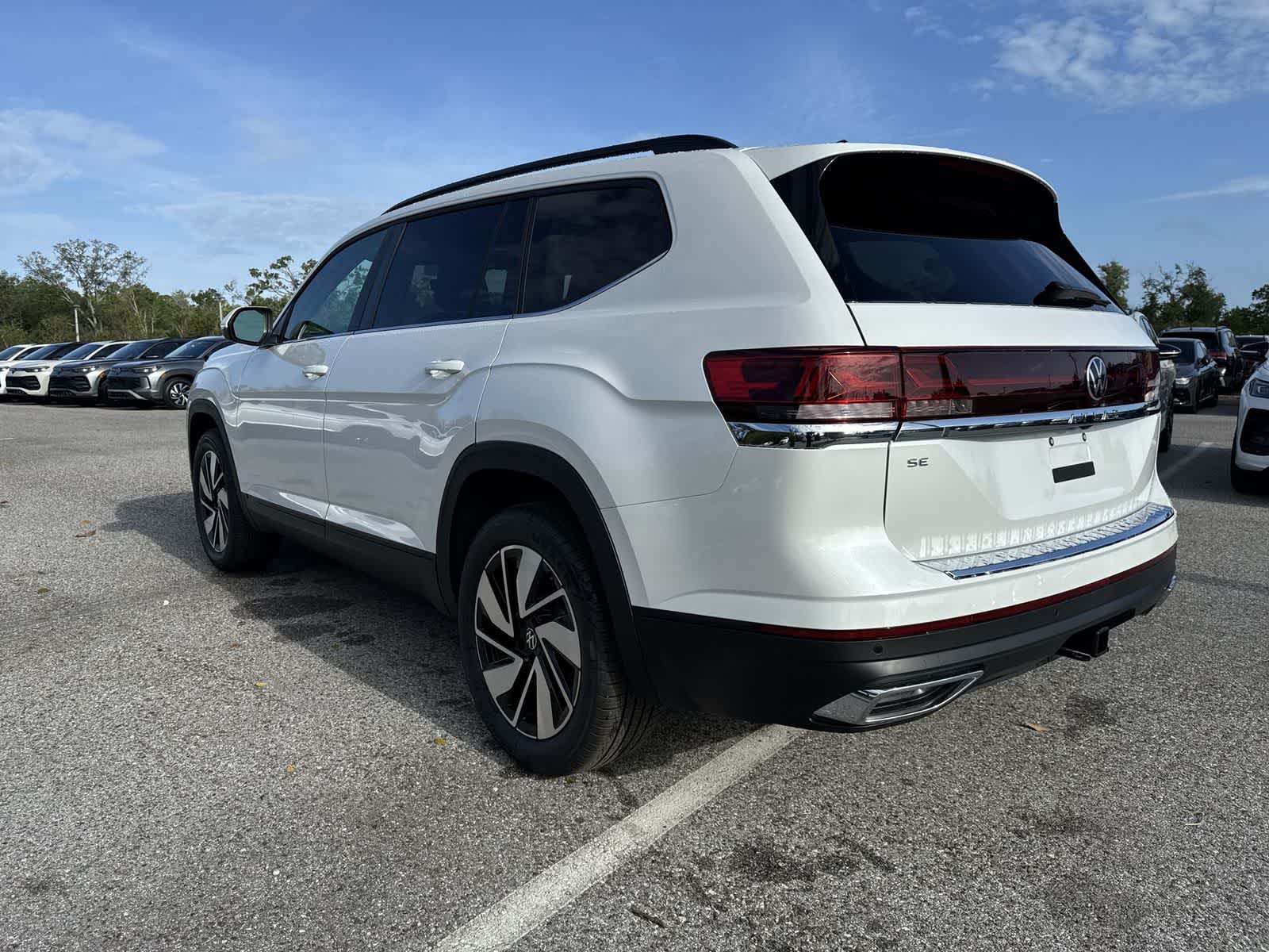 Thumbnail: 2026 Volkswagen Atlas - 4