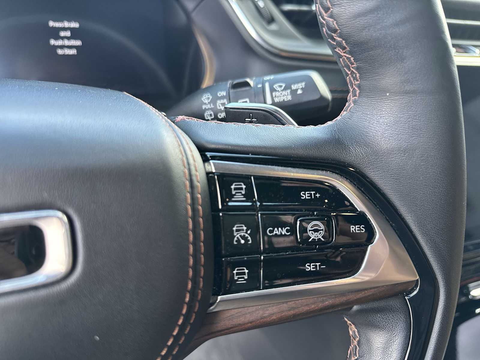 Thumbnail: 2022 Jeep Grand Cherokee - 25