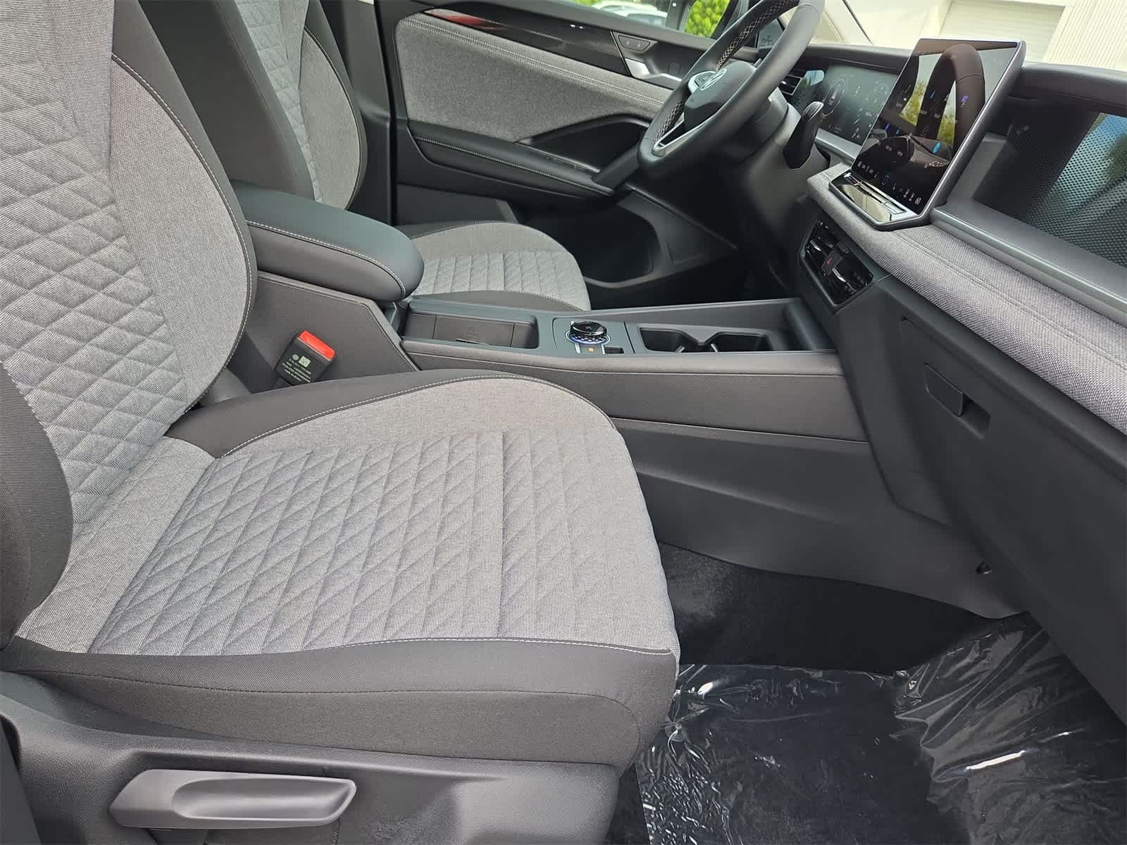 Thumbnail: 2025 Volkswagen Tiguan - 21