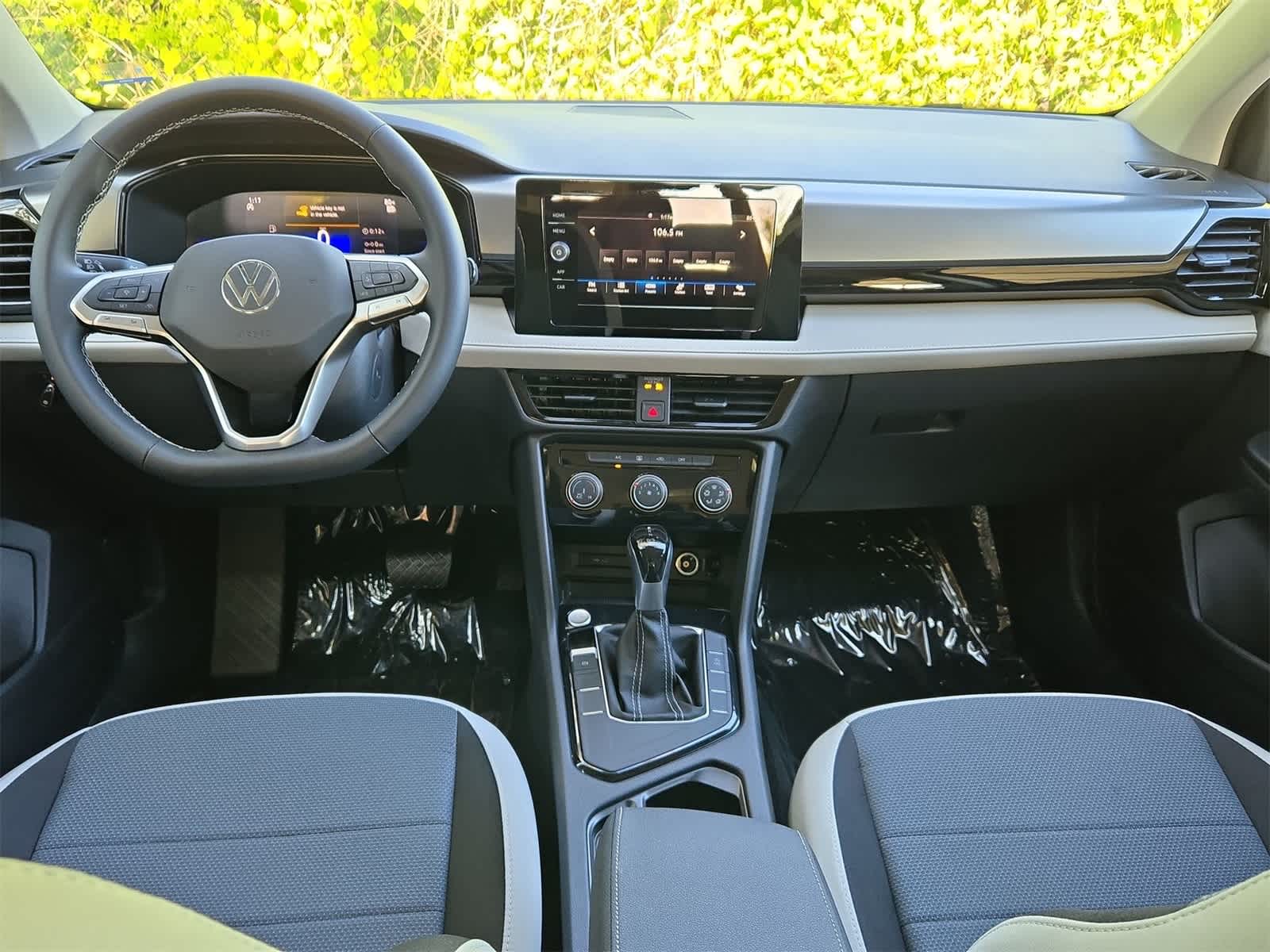 Thumbnail: 2025 Volkswagen Taos - 16