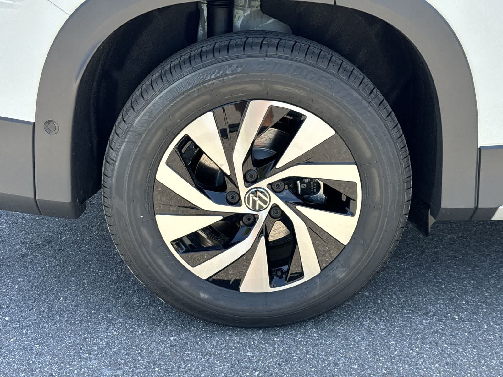 Thumbnail: 2026 Volkswagen Tiguan - 12