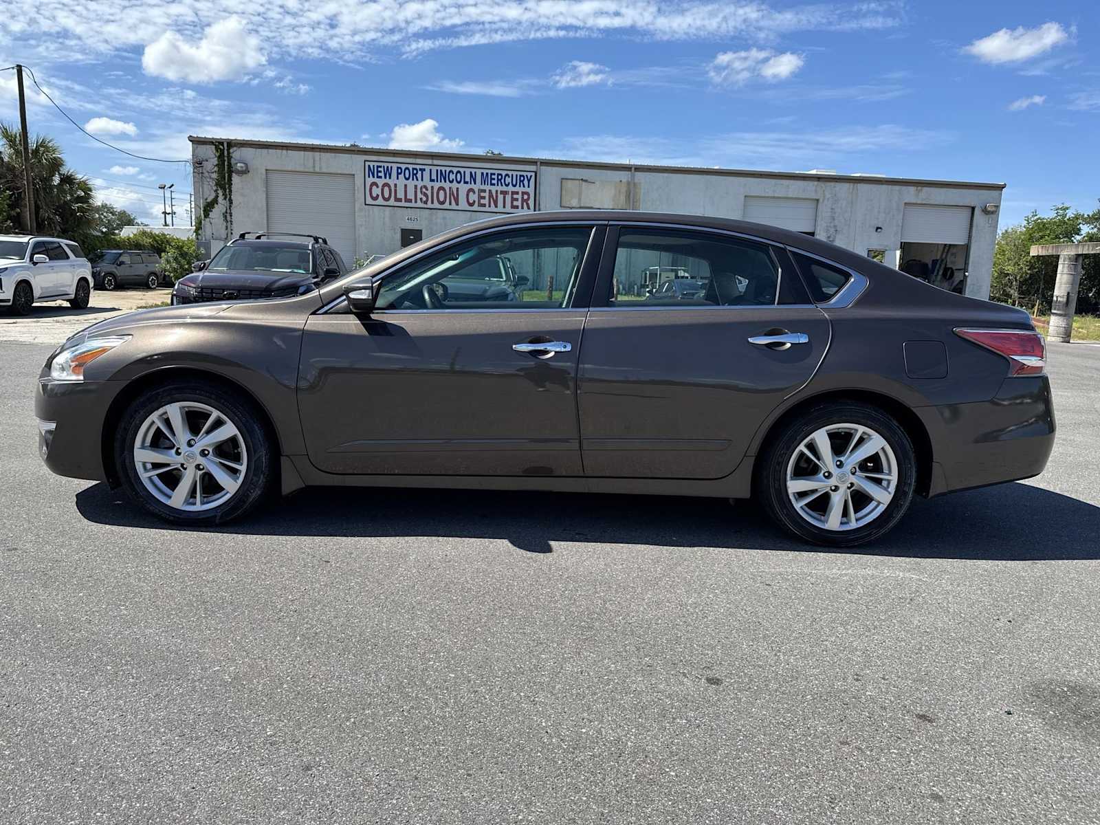 Thumbnail: 2015 Nissan Altima - 3