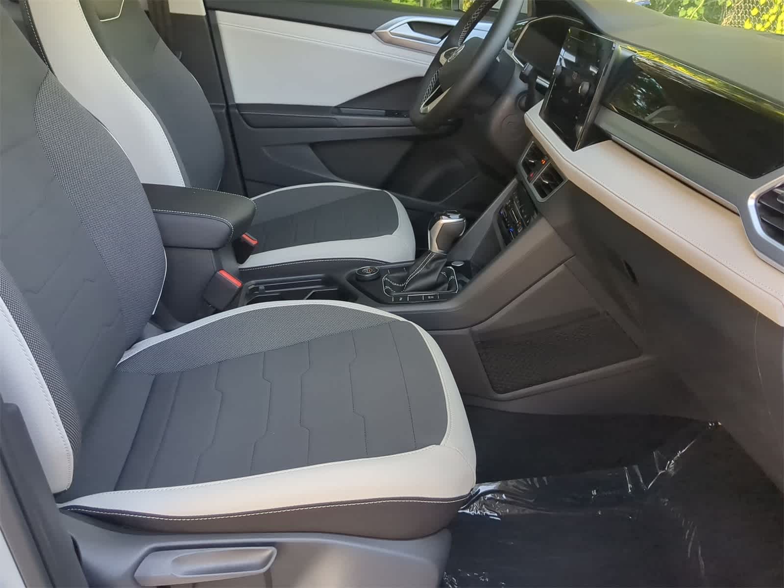 Thumbnail: 2025 Volkswagen Taos - 21