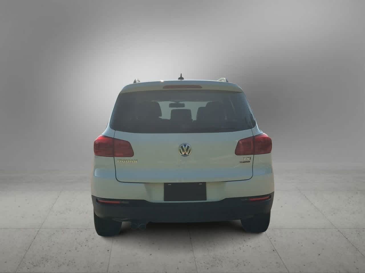 Thumbnail: 2017 Volkswagen Tiguan - 7