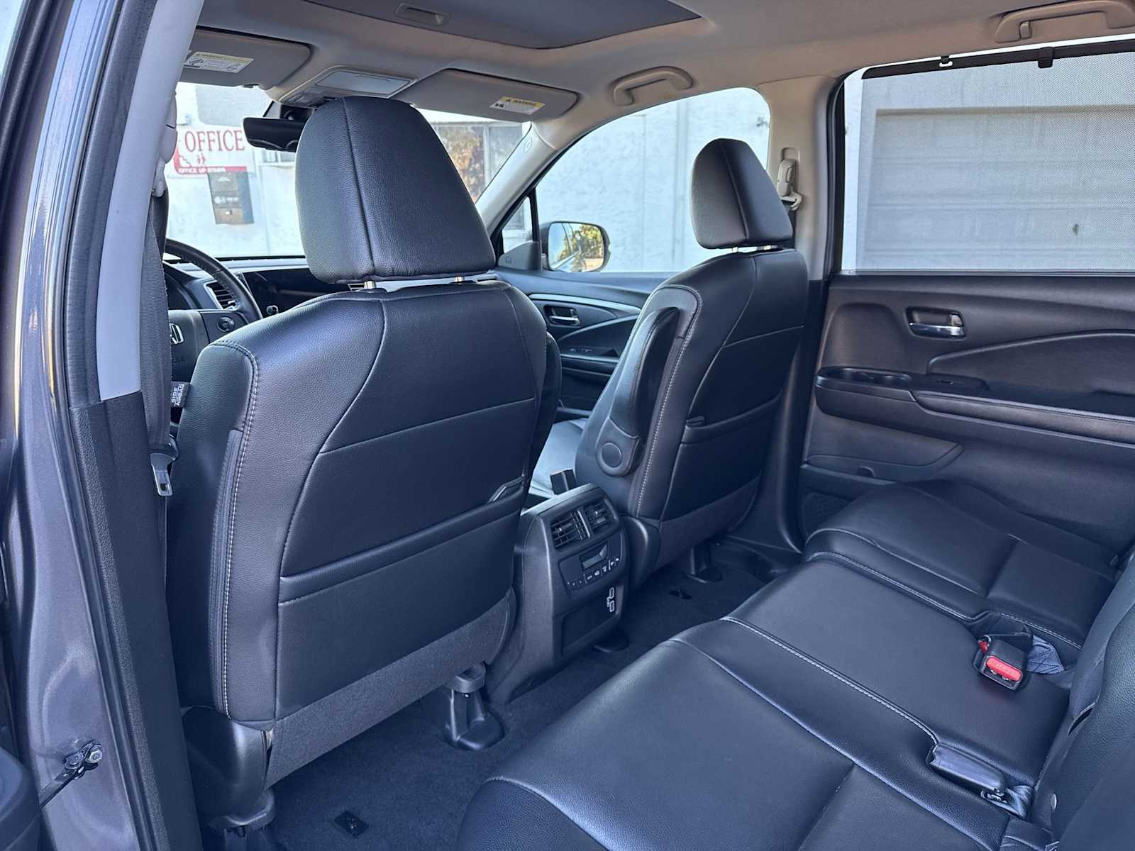 Thumbnail: 2019 Honda Pilot - 18