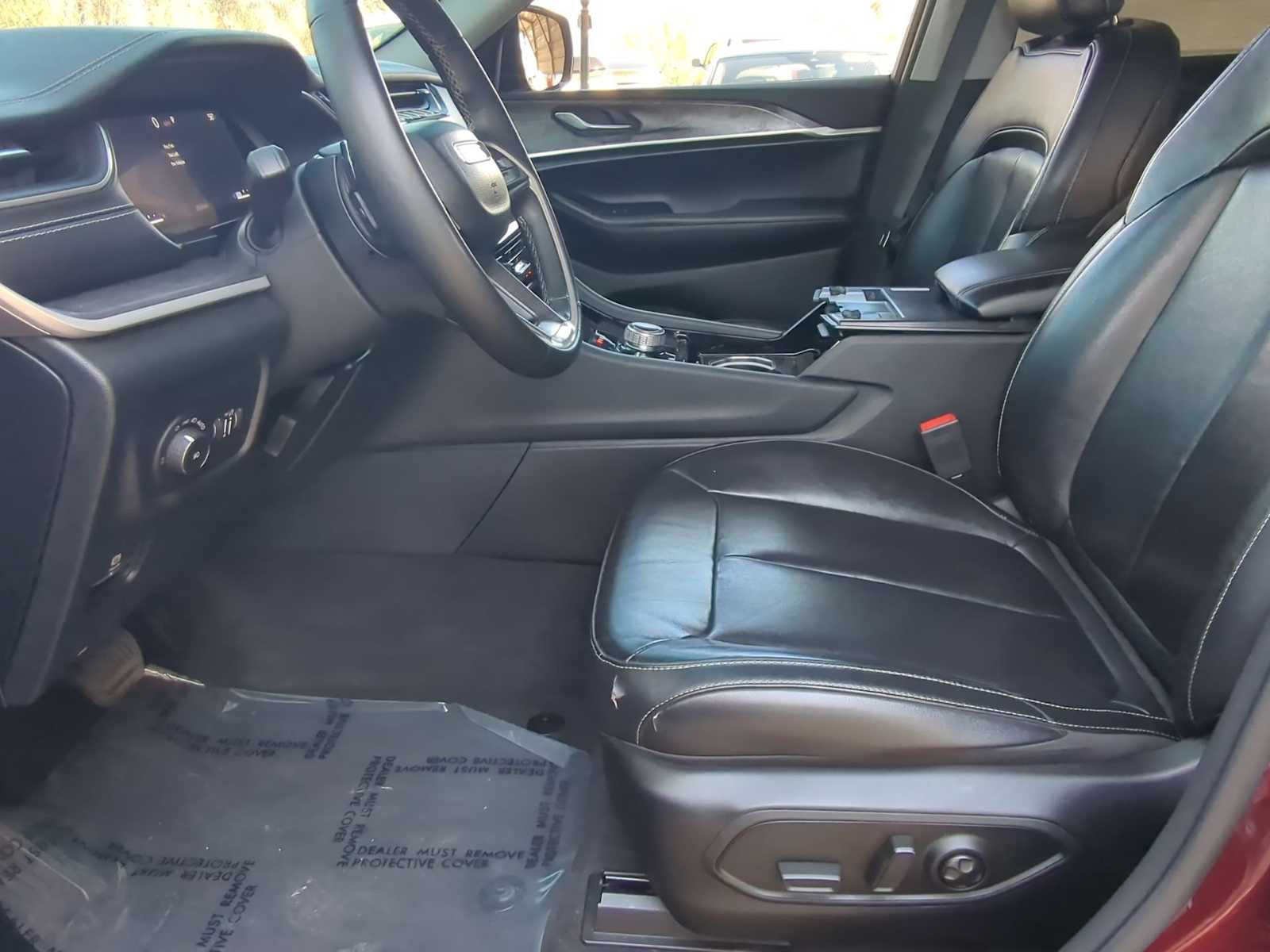 Thumbnail: 2022 Jeep Grand Cherokee - 17