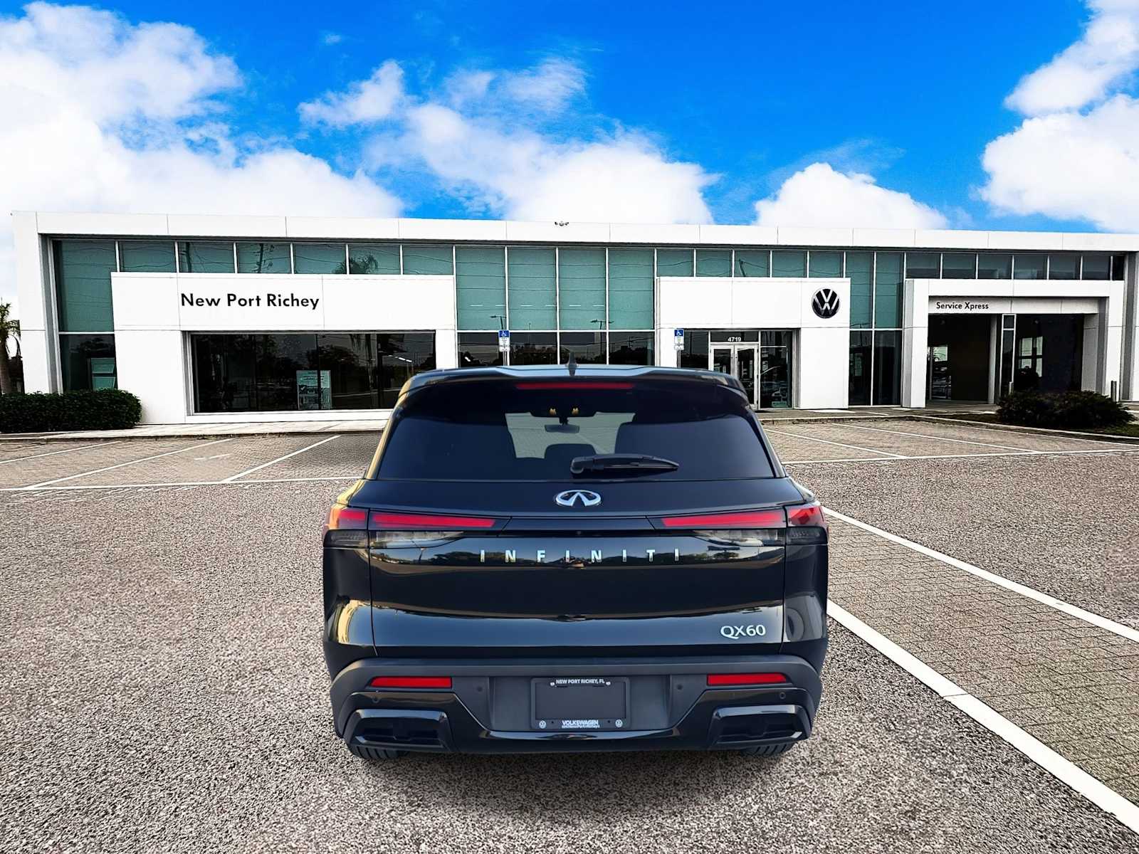 Thumbnail: 2024 INFINITI QX60 - 7