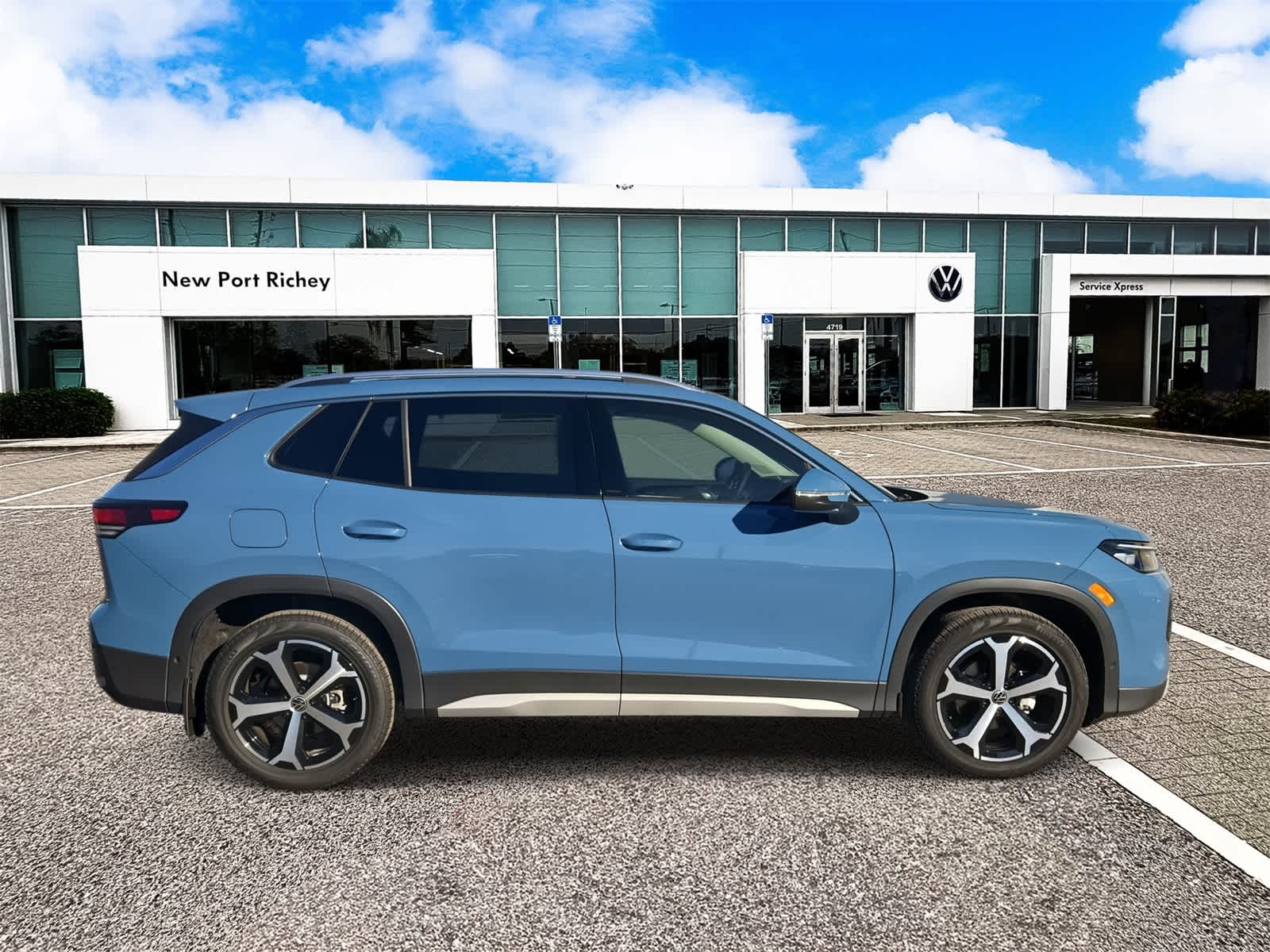 Thumbnail: 2025 Volkswagen Tiguan - 9