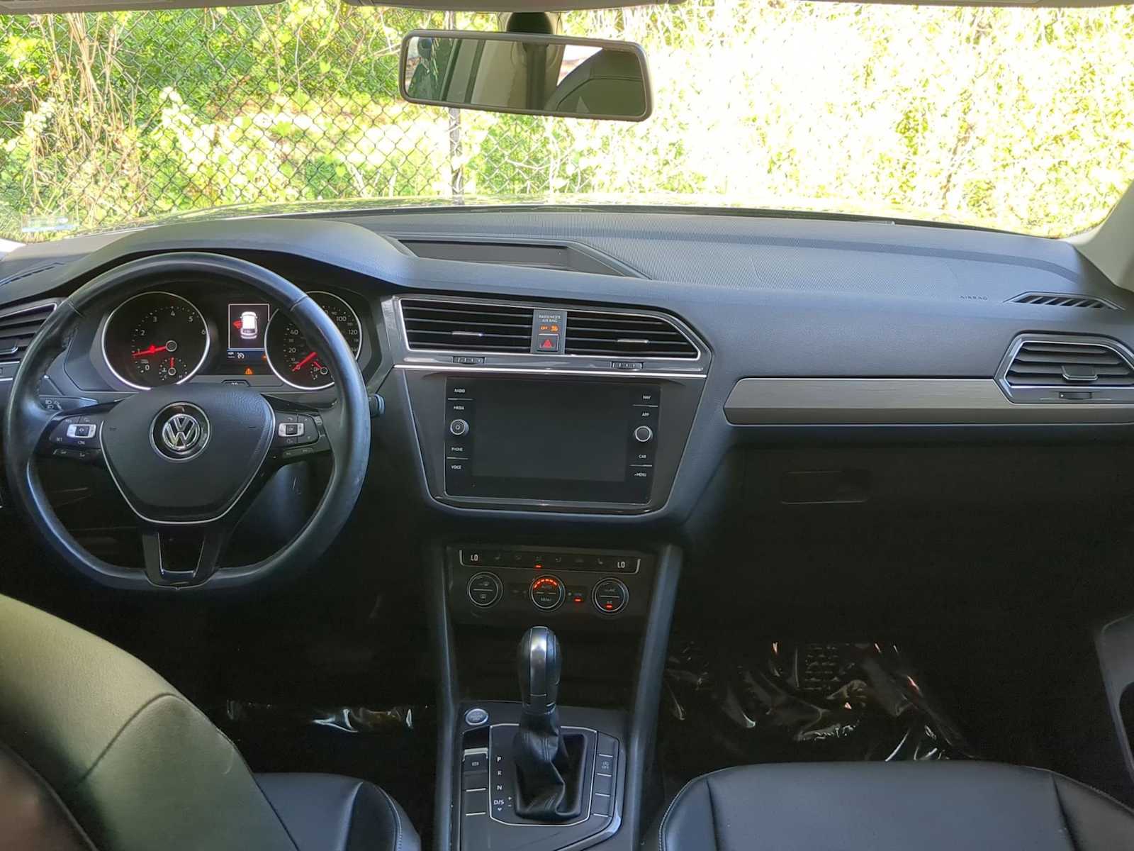 Thumbnail: 2018 Volkswagen Tiguan - 16