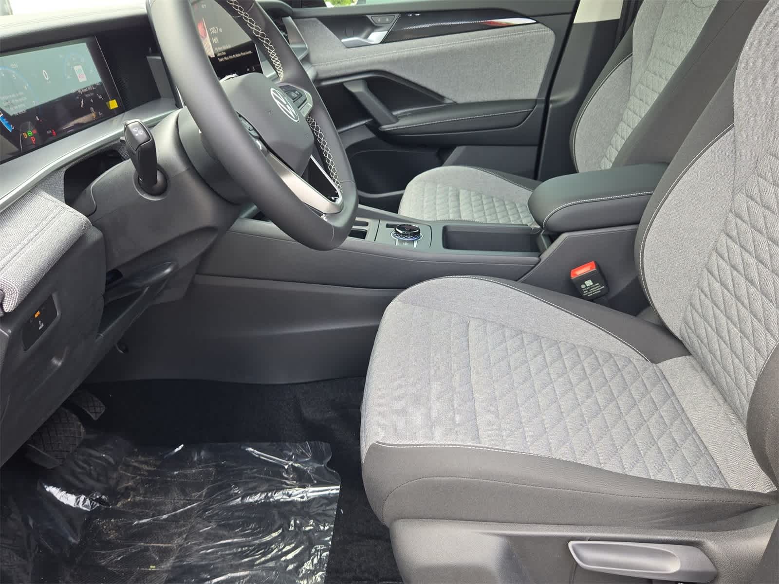 Thumbnail: 2025 Volkswagen Tiguan - 17