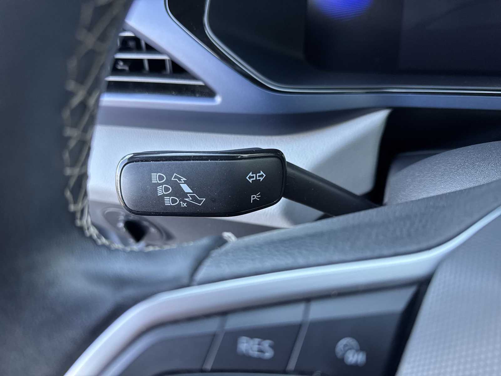 Thumbnail: 2022 Volkswagen Taos - 25