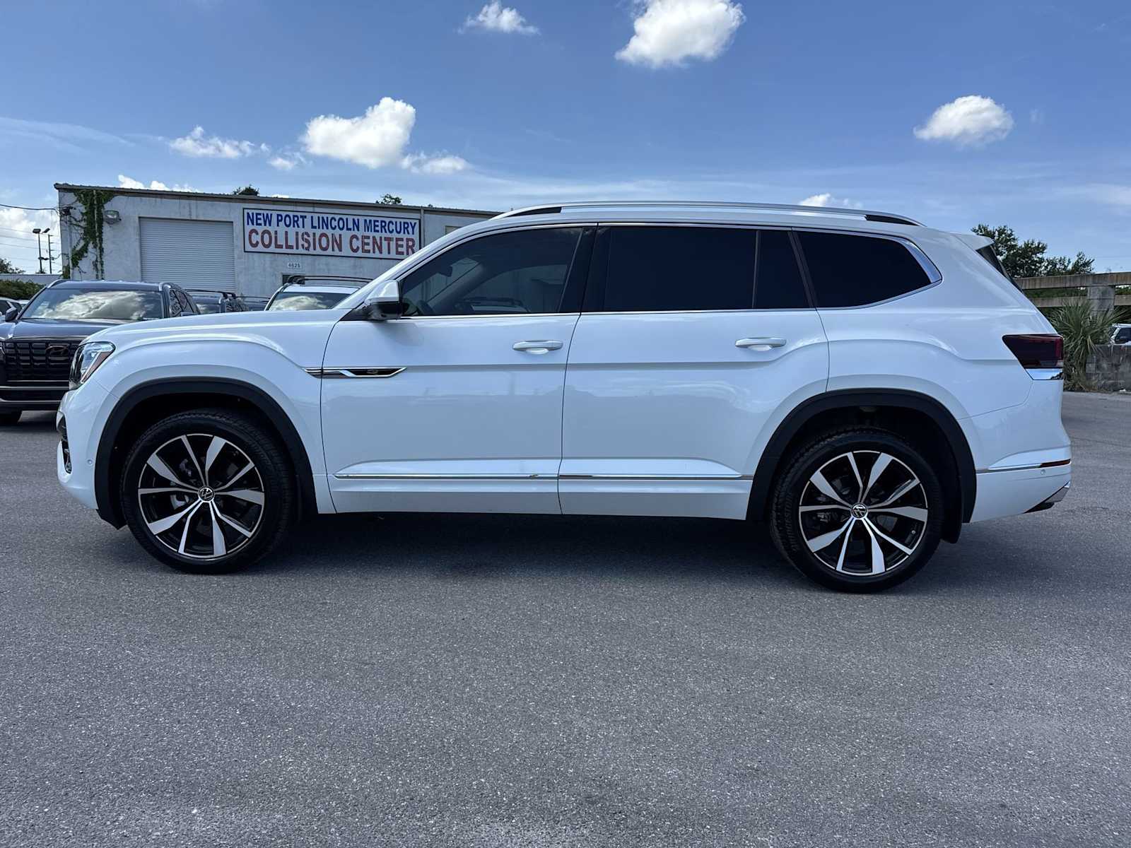 Thumbnail: 2026 Volkswagen Atlas - 11