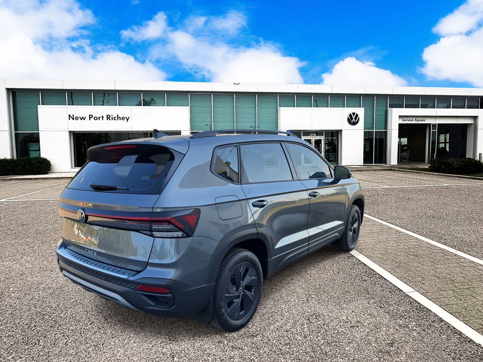 Thumbnail: 2025 Volkswagen Taos - 8