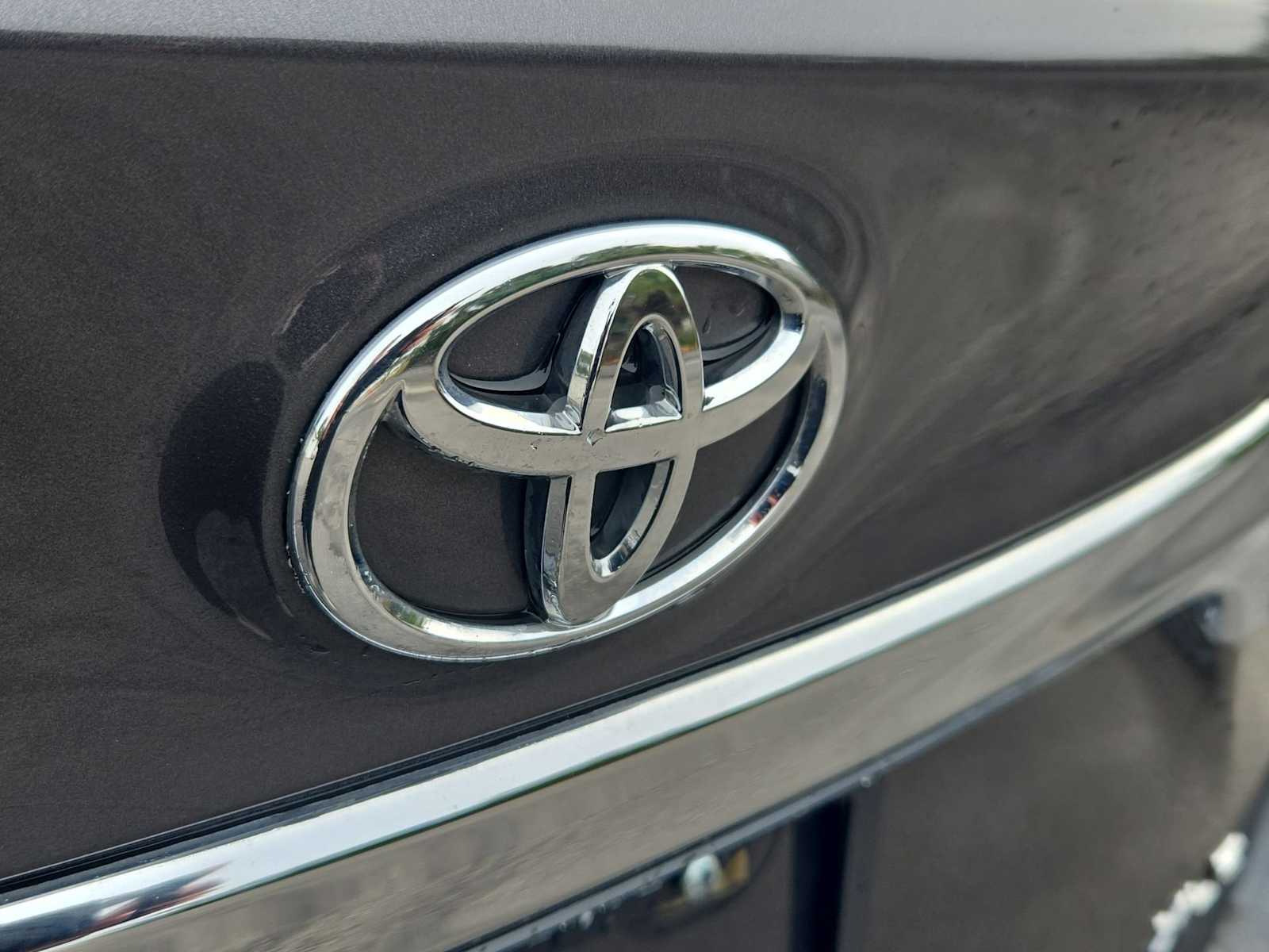 Thumbnail: 2014 Toyota Avalon - 12