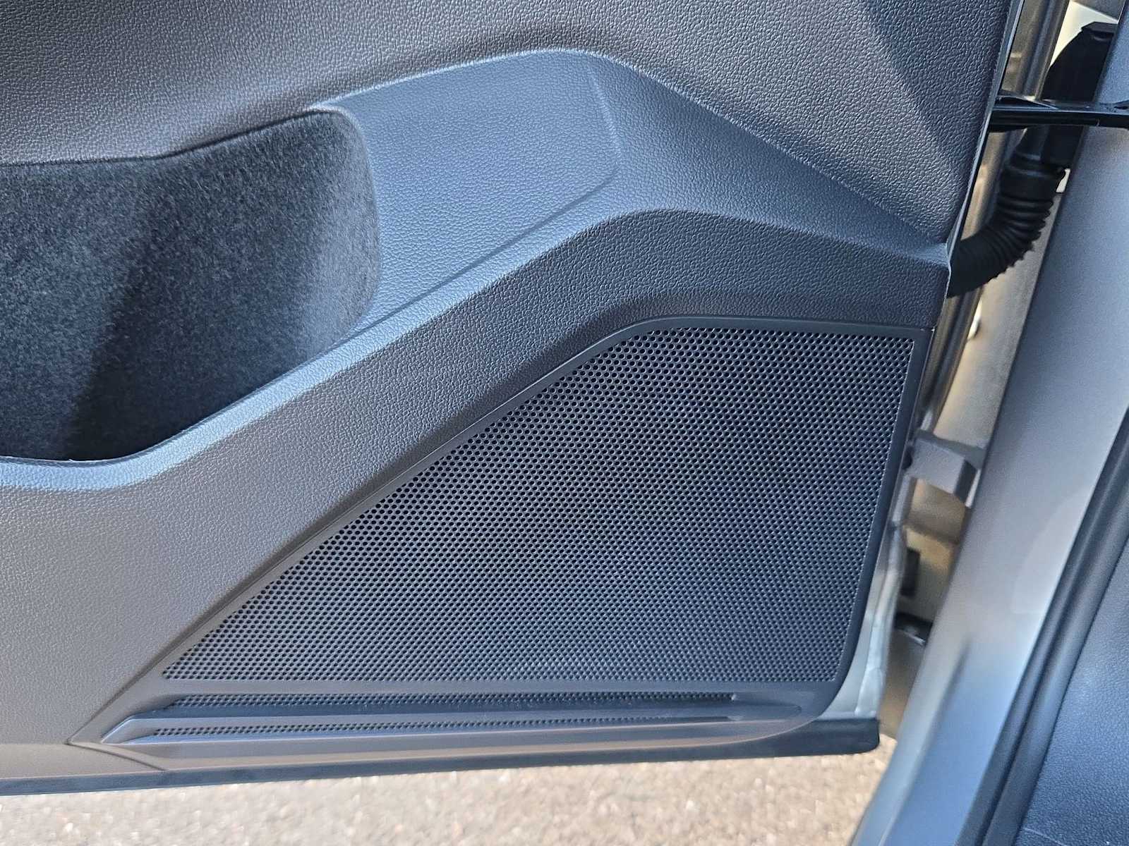 Thumbnail: 2023 Volkswagen Tiguan - 35