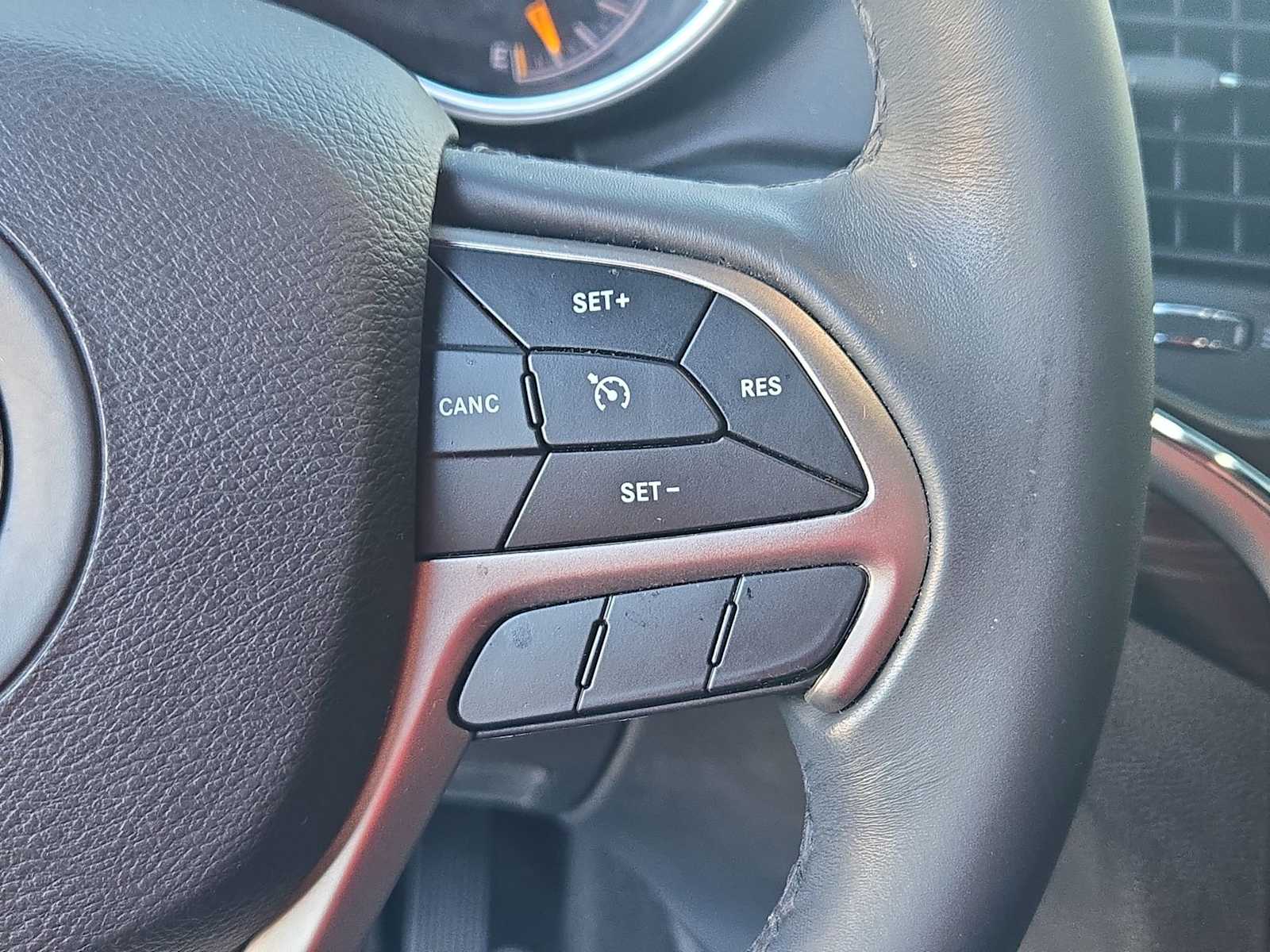 Thumbnail: 2019 Jeep Grand Cherokee - 23