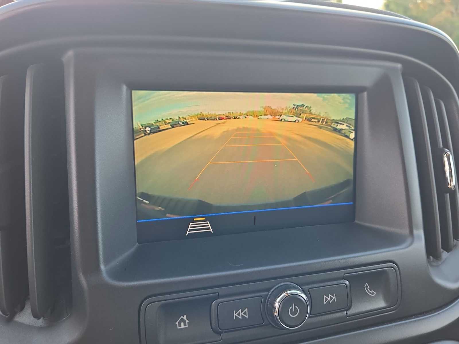 Thumbnail: 2022 Chevrolet Colorado - 27