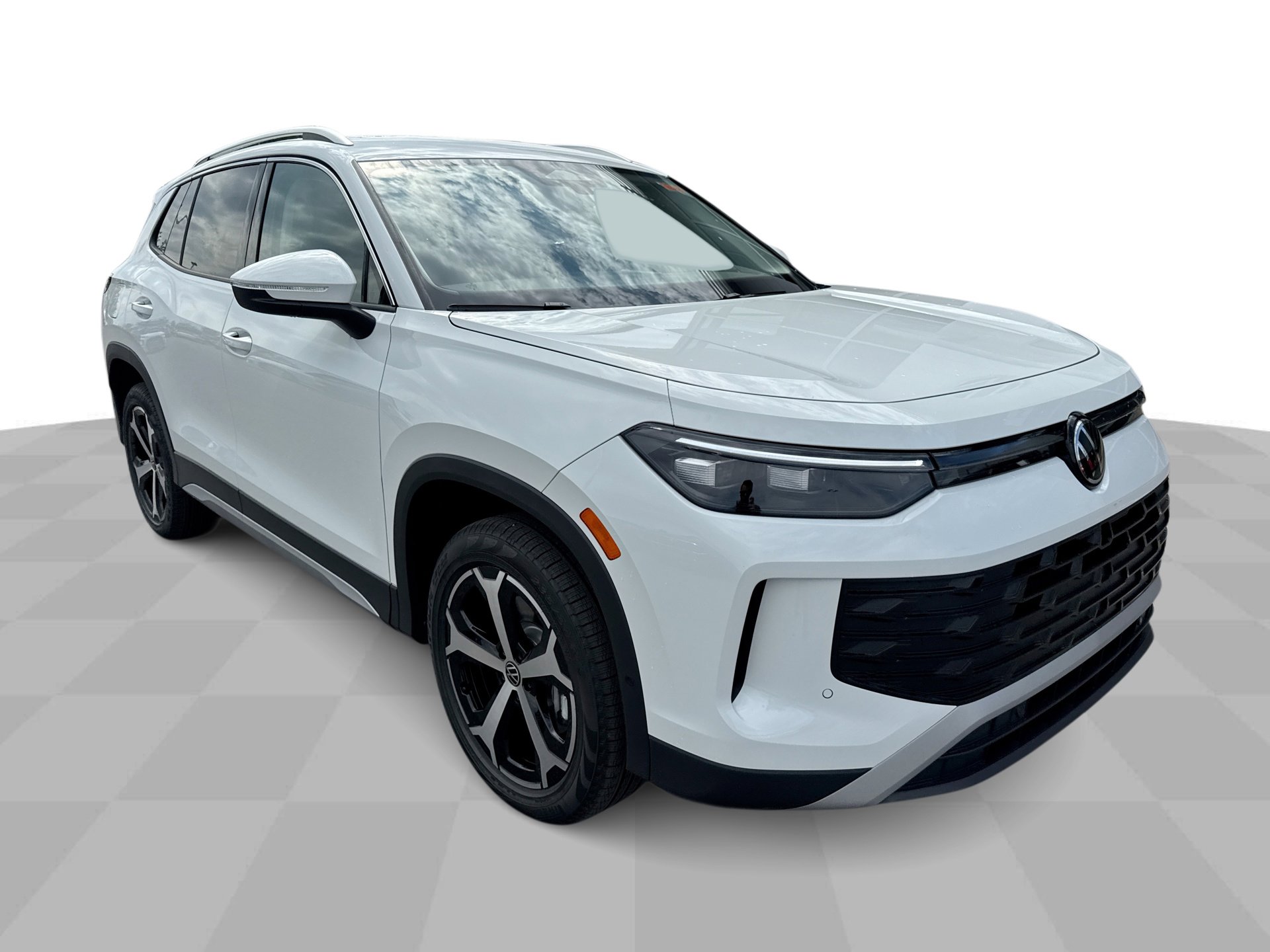 2025 Volkswagen Tiguan SE photo 2
