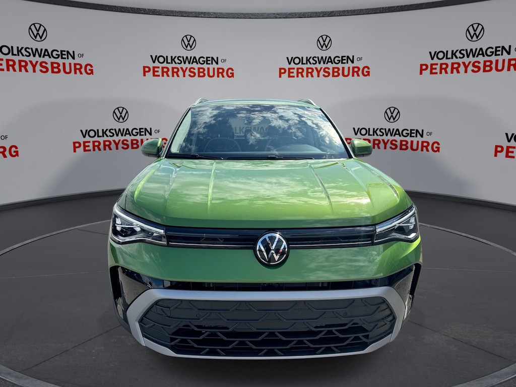 New 2025 Volkswagen Taos SE AWD SUV