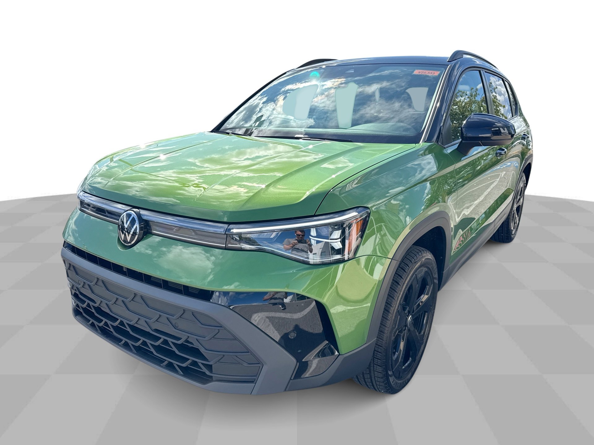 2025 Volkswagen Taos SE photo 4