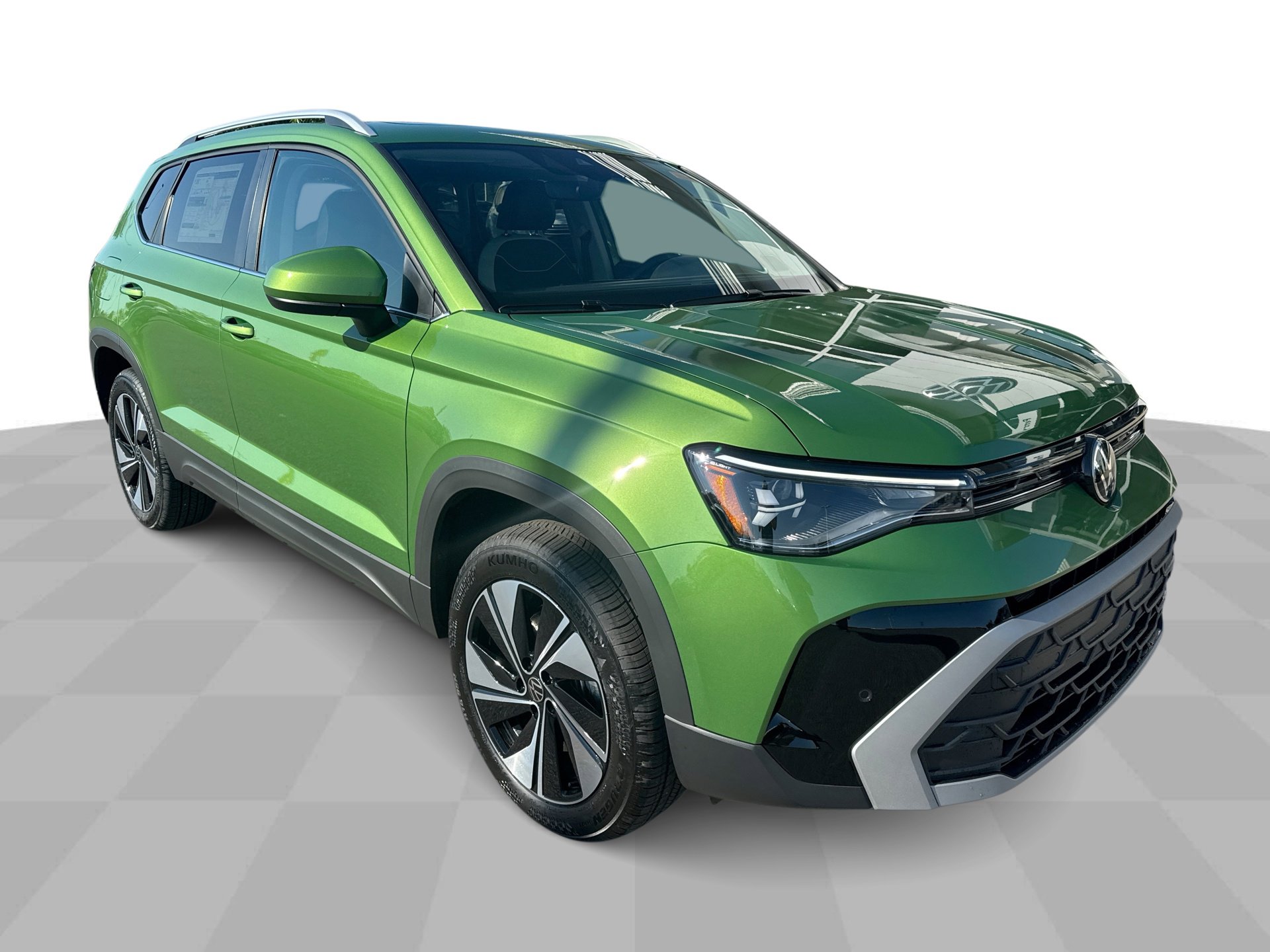 2025 Volkswagen Taos SE photo 2