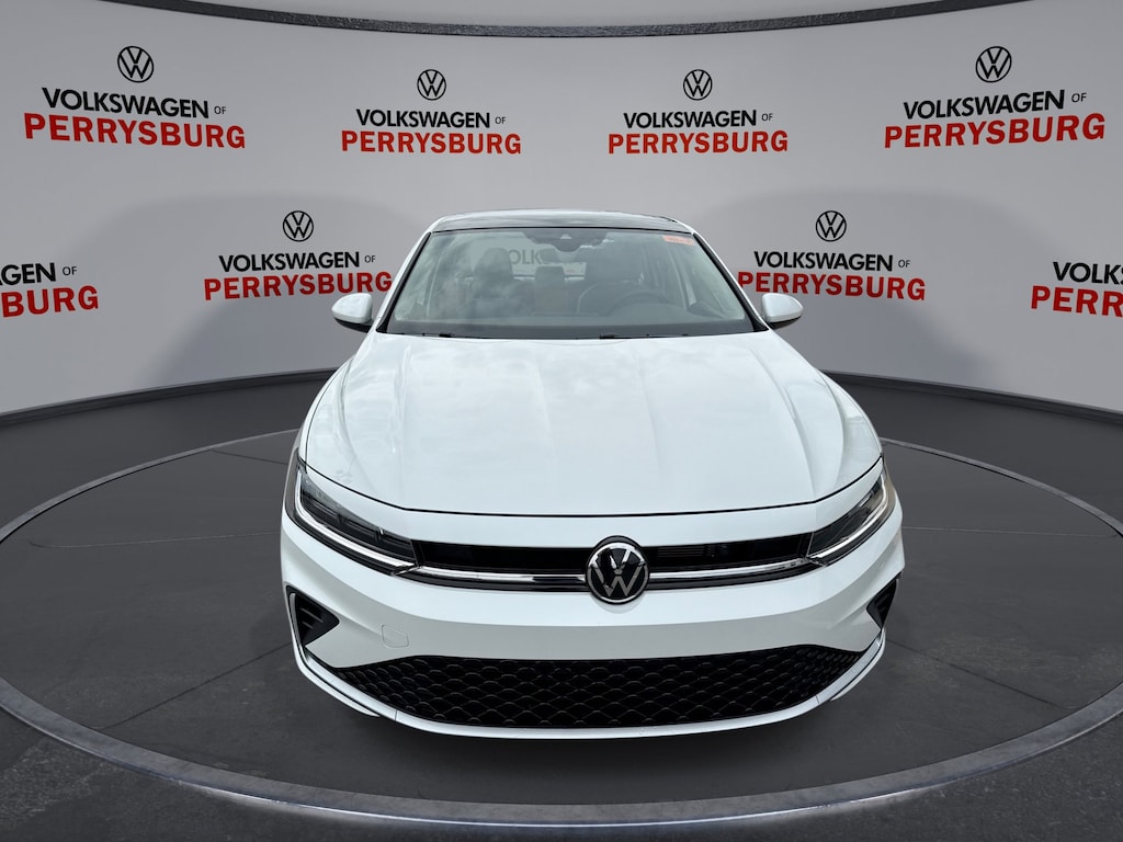 New 2025 Volkswagen Jetta SE Auto w/ Sunroof Package Sedan