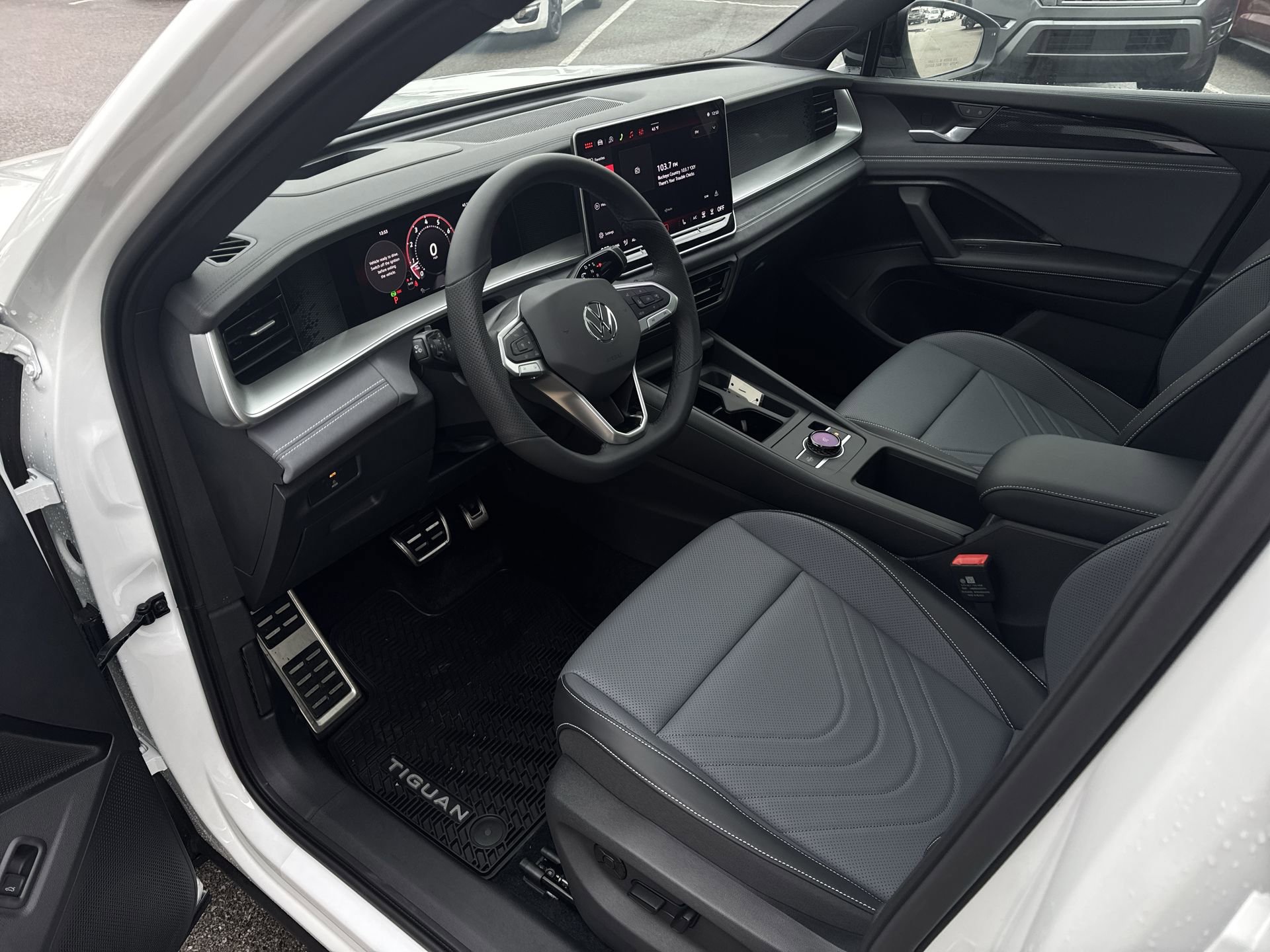 2026 Volkswagen Tiguan SE R-LINE BLACK - Photo 10