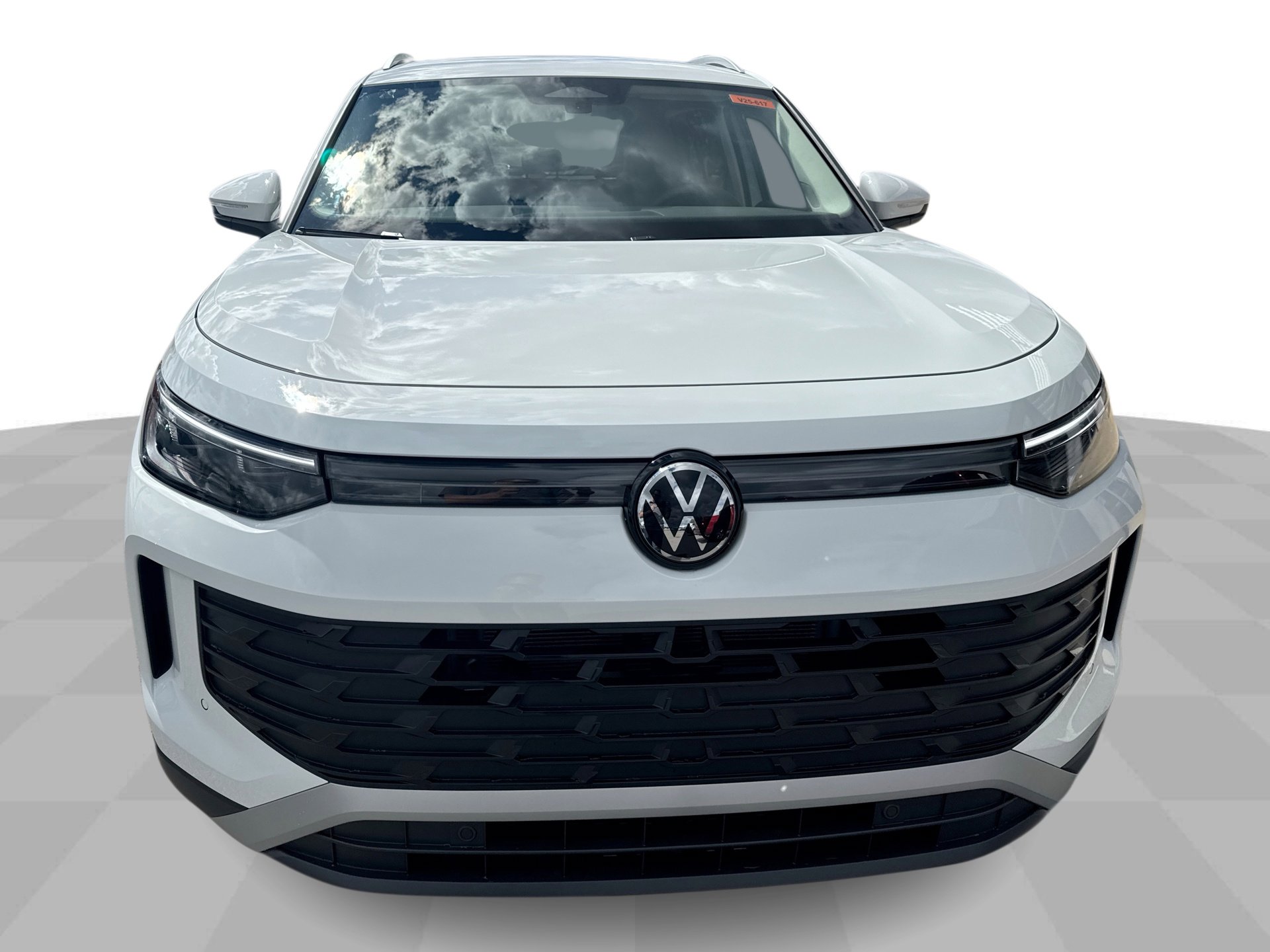 2025 Volkswagen Tiguan SE photo 3