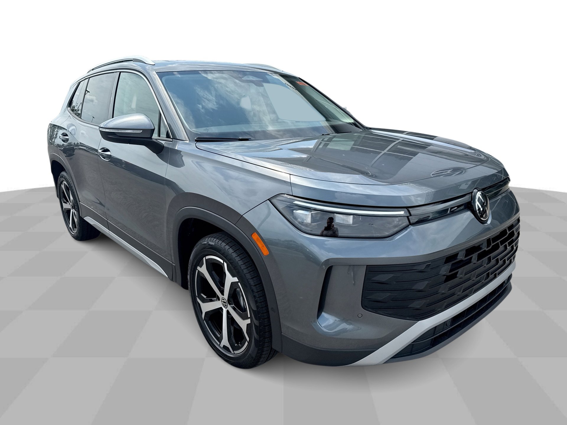 2025 Volkswagen Tiguan SE photo 2
