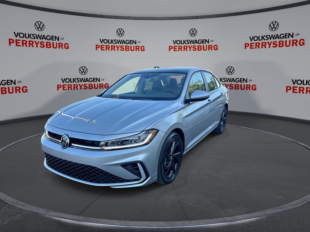 New 2025 Volkswagen Jetta SE w/ Sunroof Package w/ Black Wheel Package Sedan