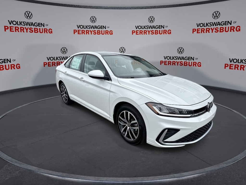 New 2025 Volkswagen Jetta SE w/ Sunroof Package Sedan