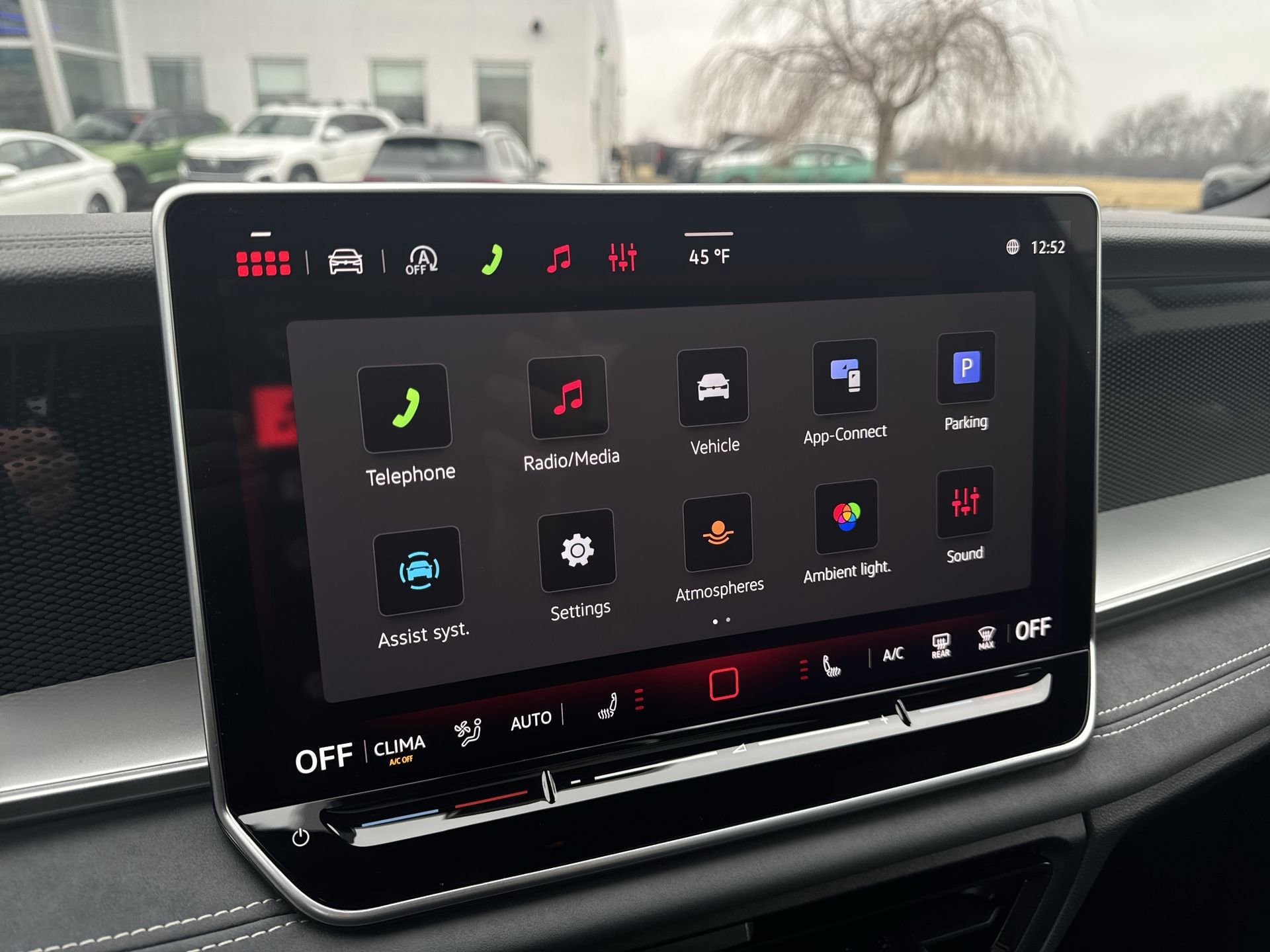 2026 Volkswagen Tiguan SE R-LINE BLACK - Photo 14
