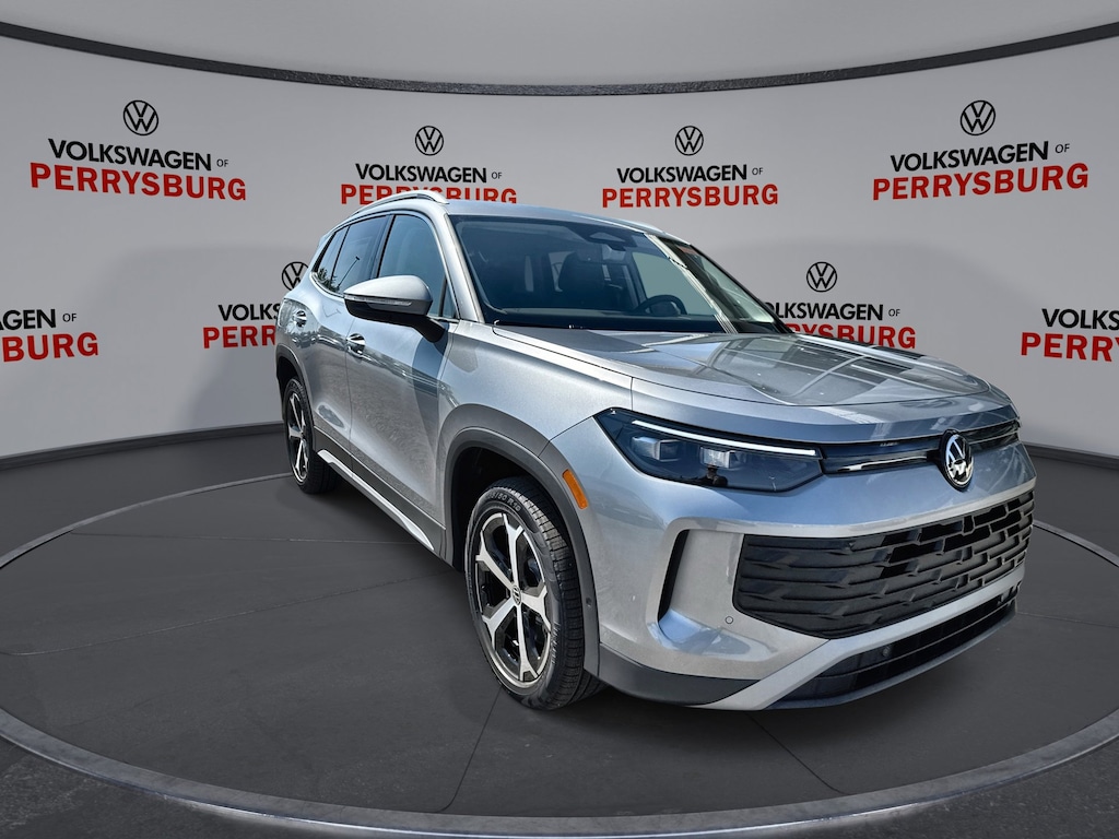 New 2025 Volkswagen Tiguan SE AWD SUV