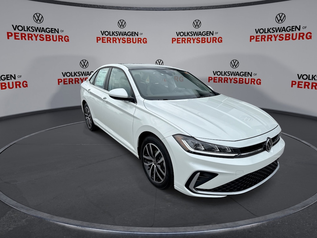 New 2025 Volkswagen Jetta SE Auto w/ Sunroof Package Sedan