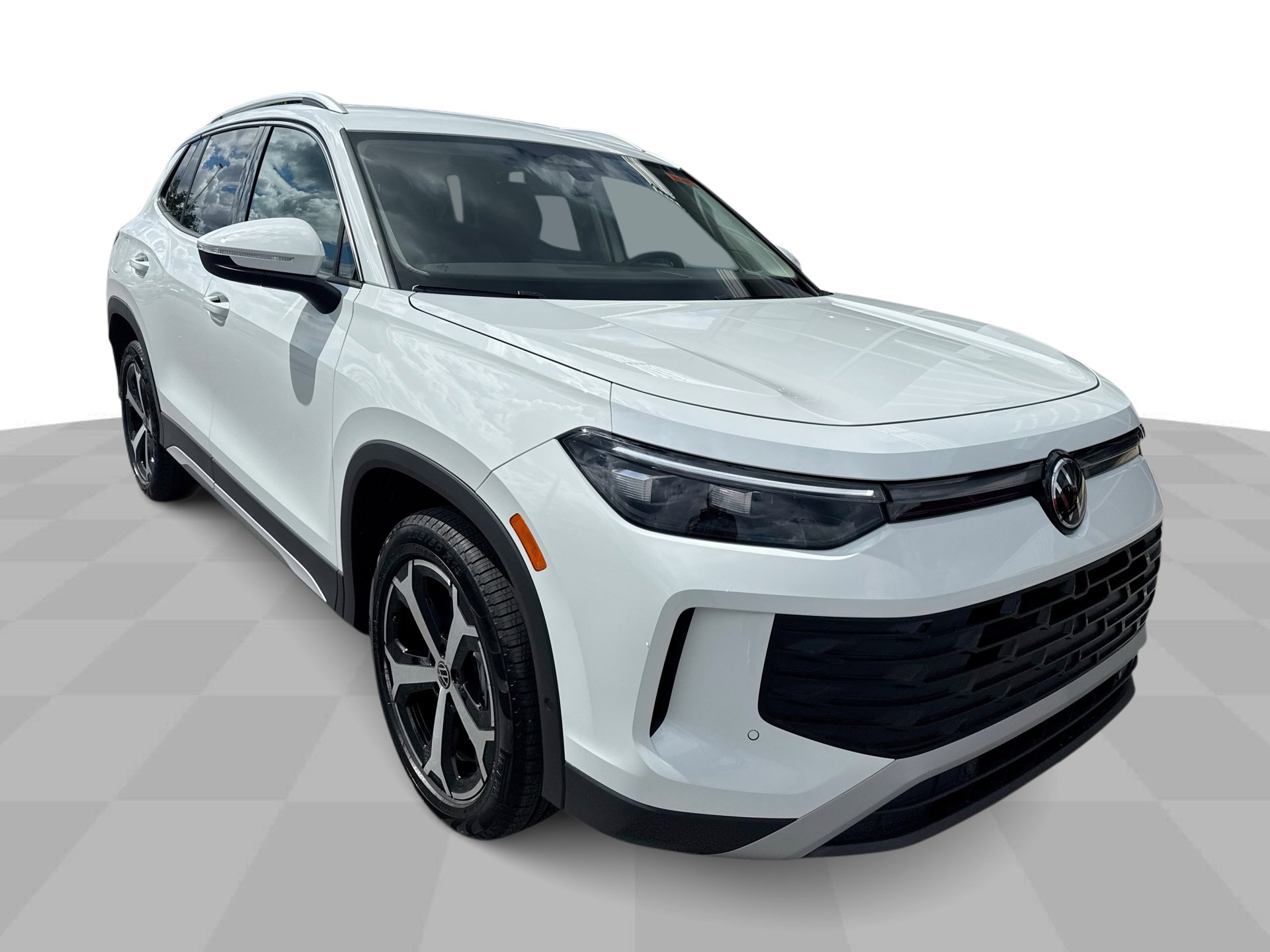 2025 Volkswagen Tiguan SE photo 2