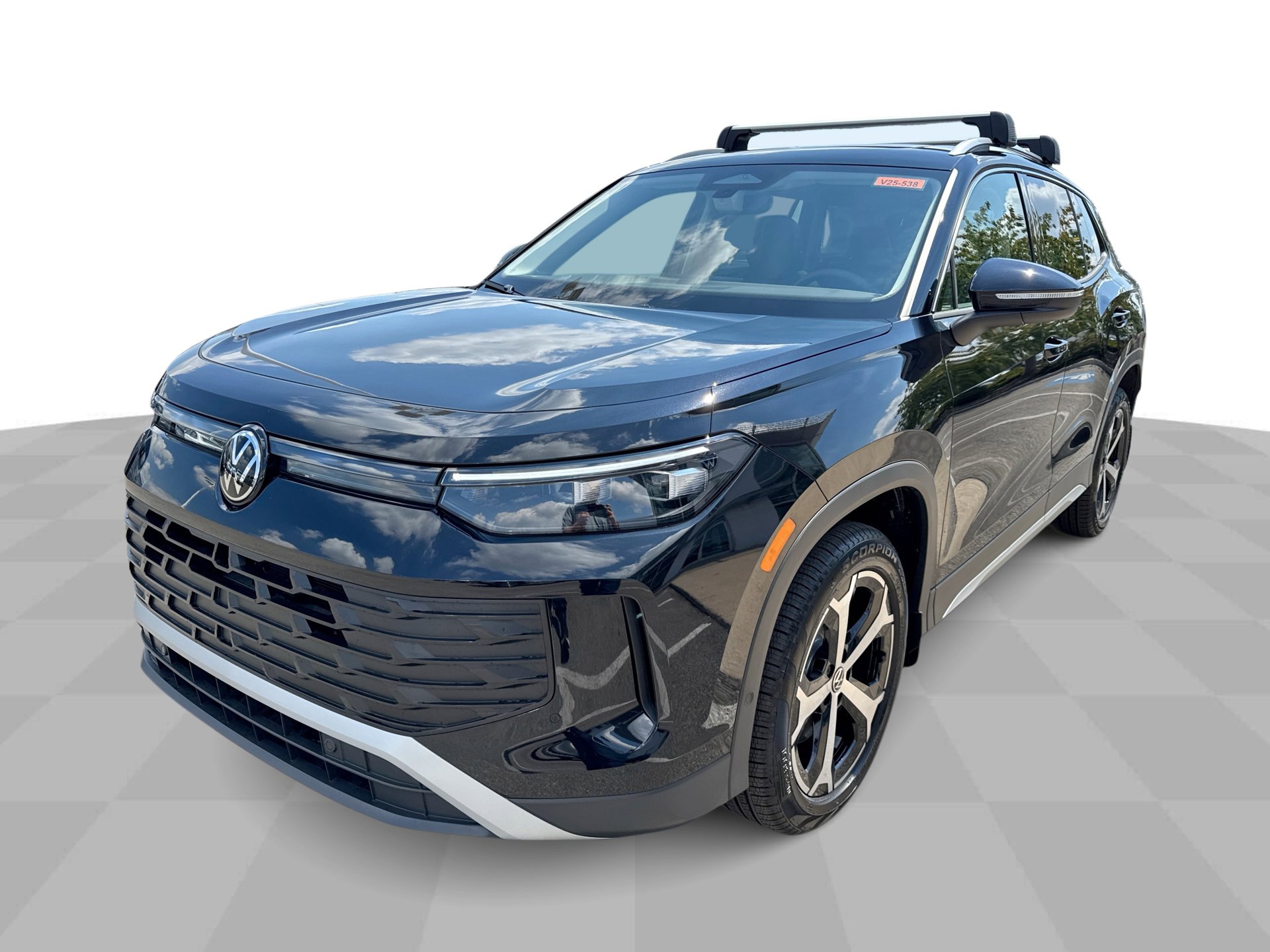 2025 Volkswagen Tiguan SE photo 4