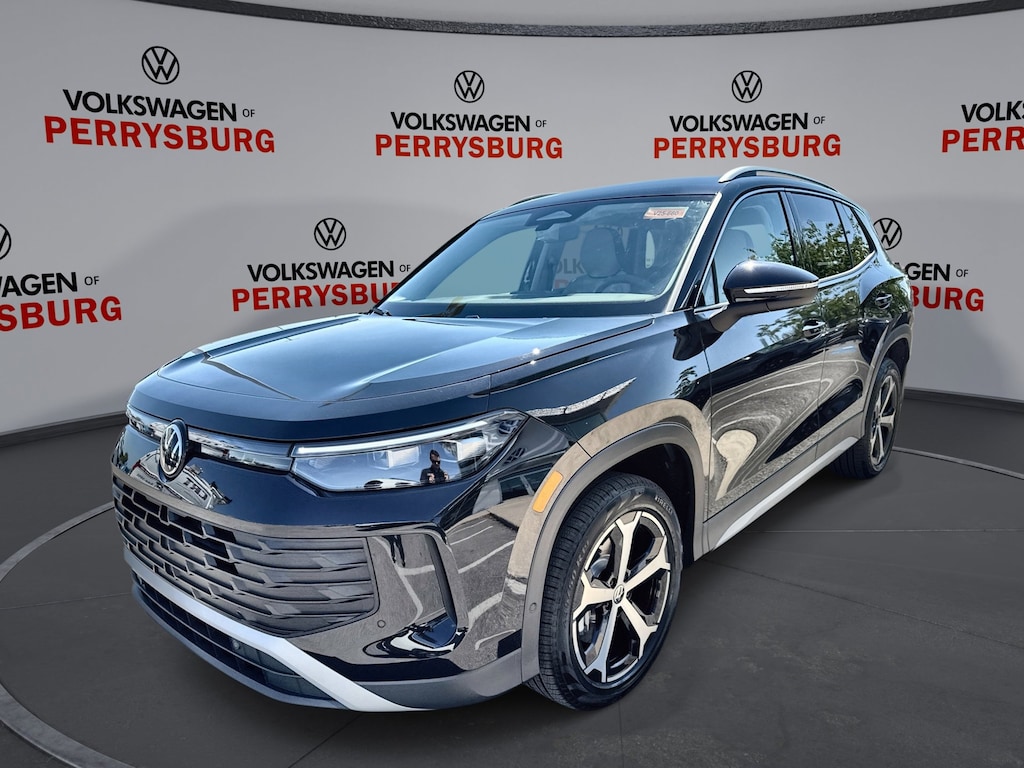 New 2025 Volkswagen Tiguan SE AWD SUV