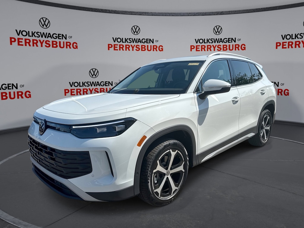 New 2025 Volkswagen Tiguan SE AWD w/ Panoramic Sunroof Package SUV