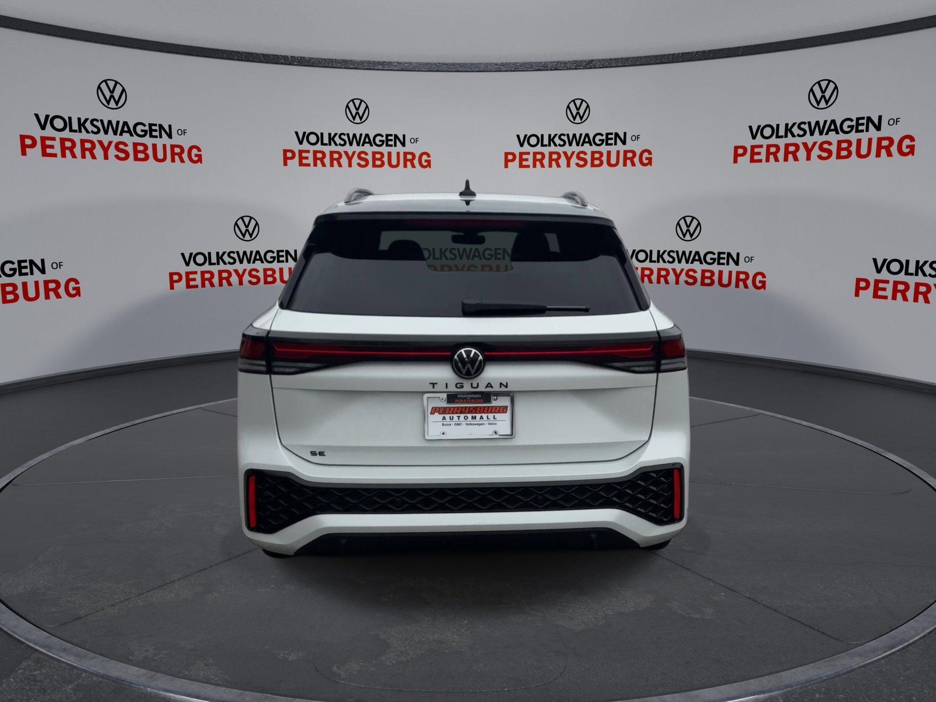 2026 Volkswagen Tiguan SE R-LINE BLACK - Photo 7